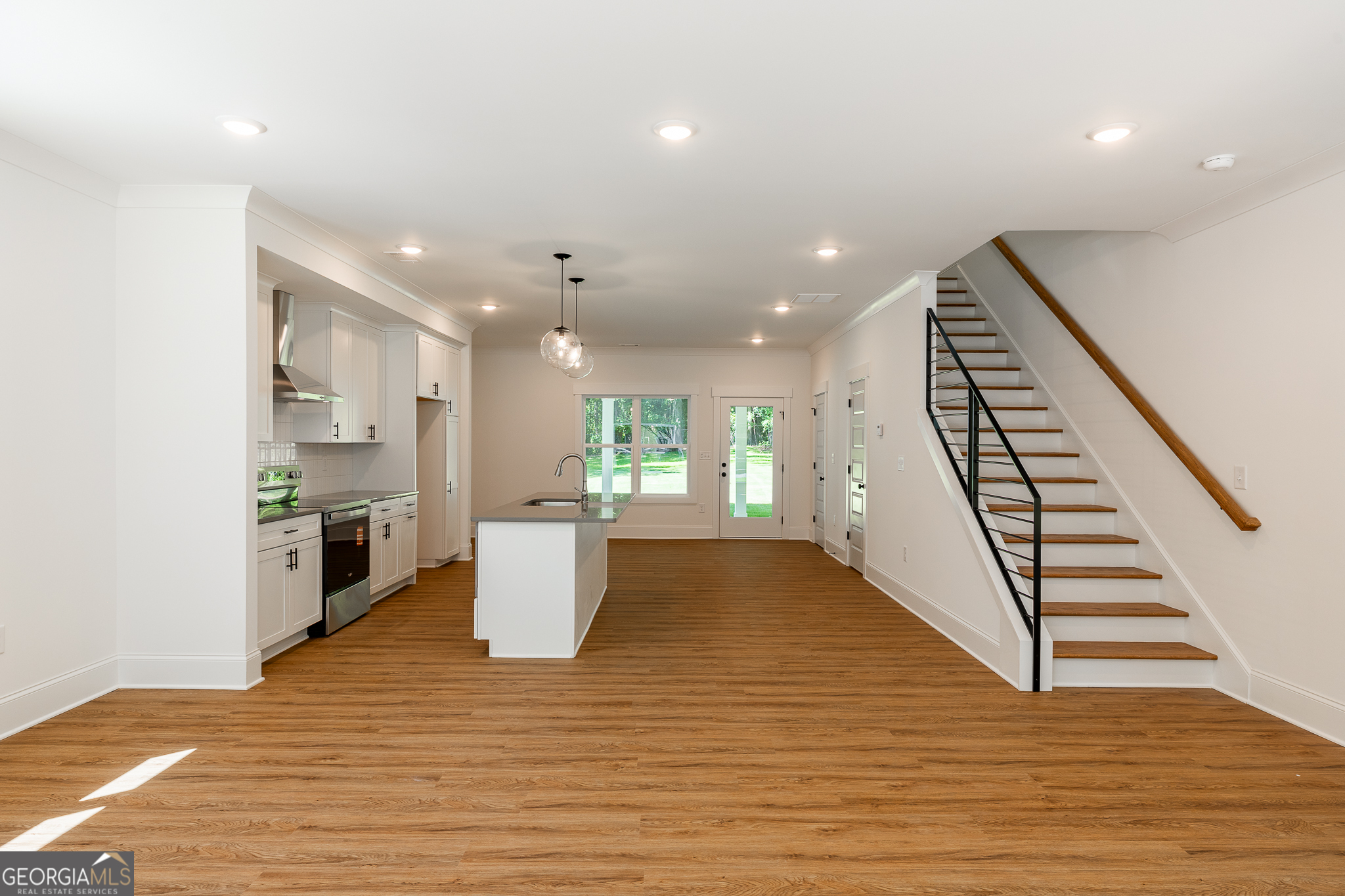 169 Vine Street Property Photo 21