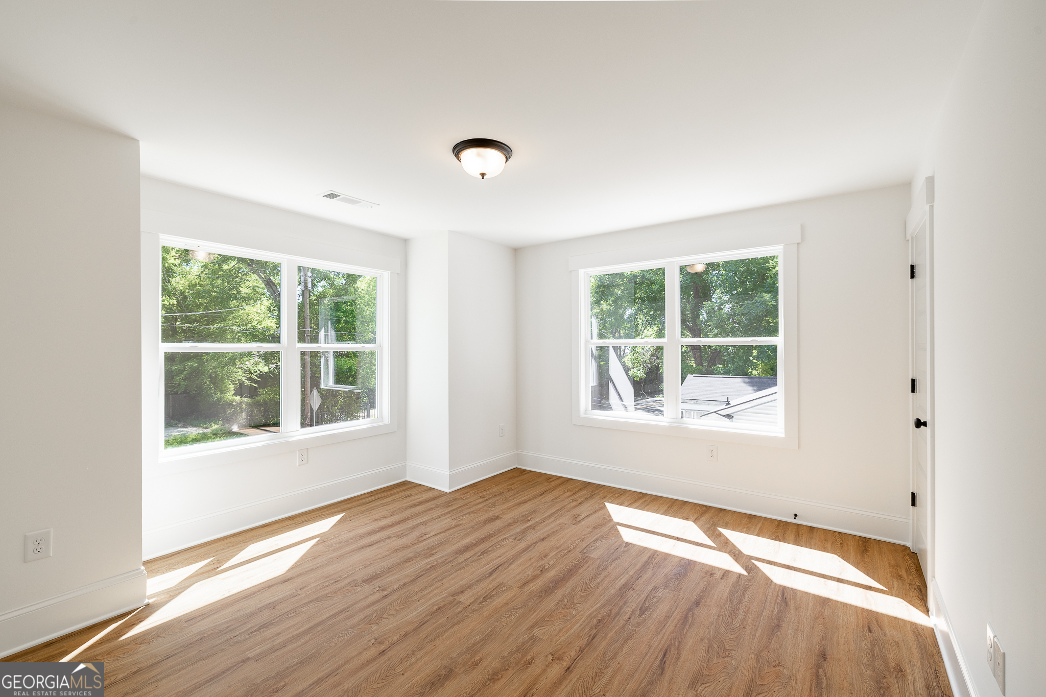 169 Vine Street Property Photo 28