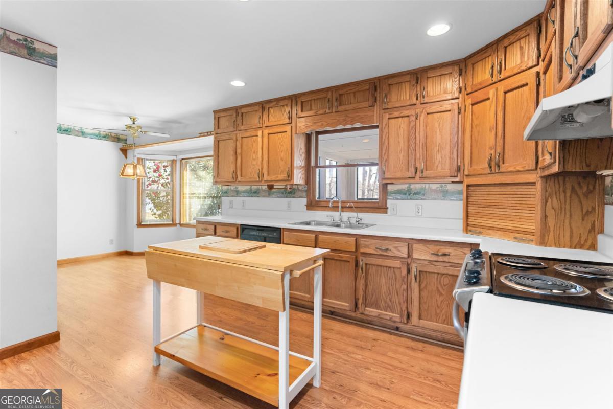 1070 Carpenter Lane Property Photo 12