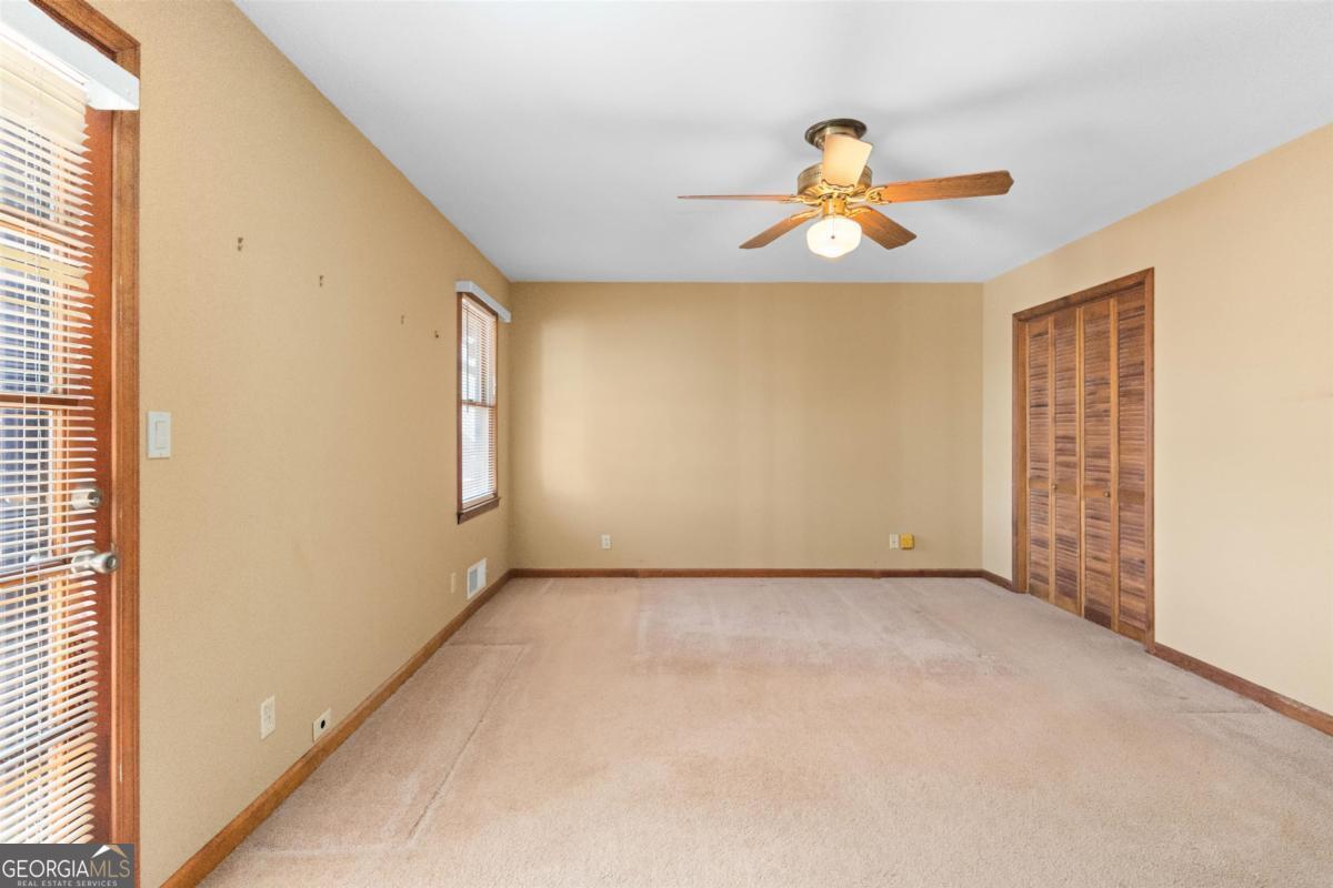 1070 Carpenter Lane Property Photo 19