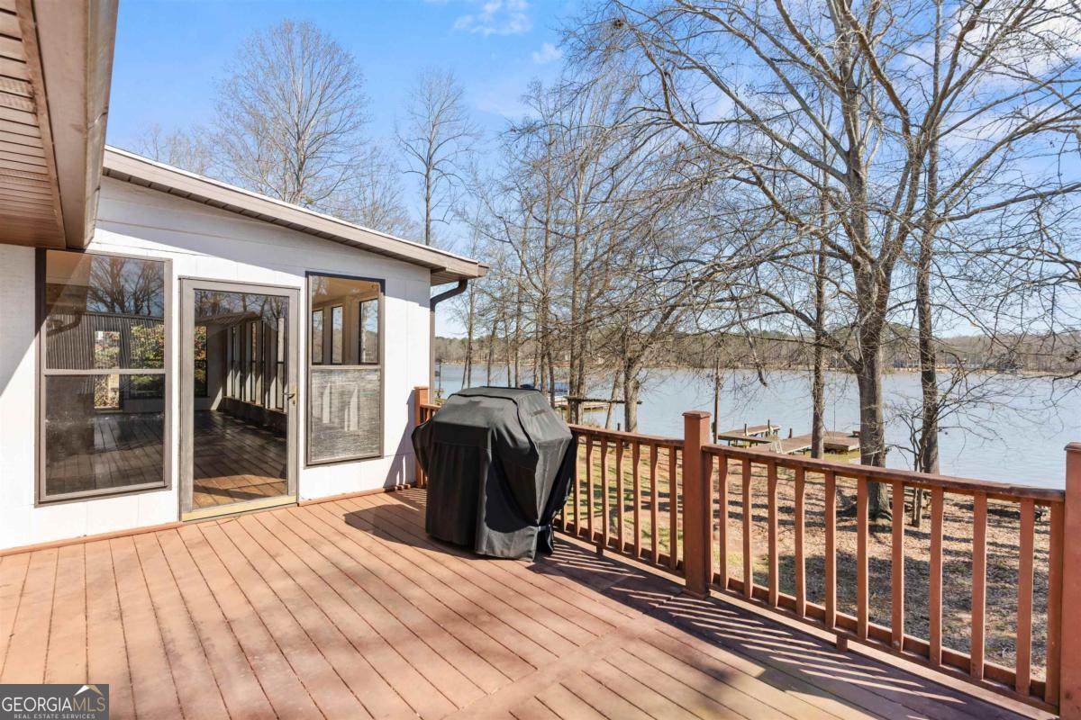 1070 Carpenter Lane Property Photo 25