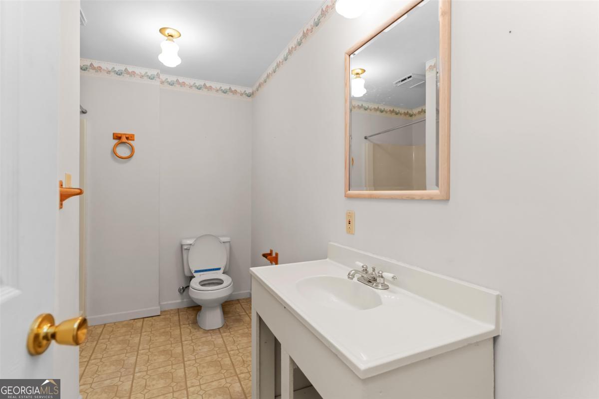 1070 Carpenter Lane Property Photo 29