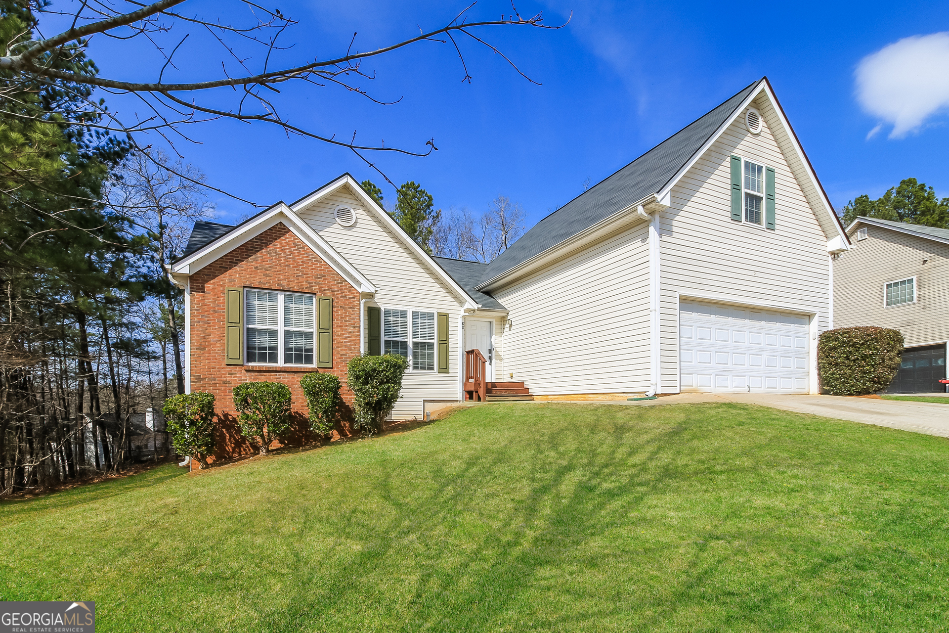 80 E Lawn Drive Property Photo 3