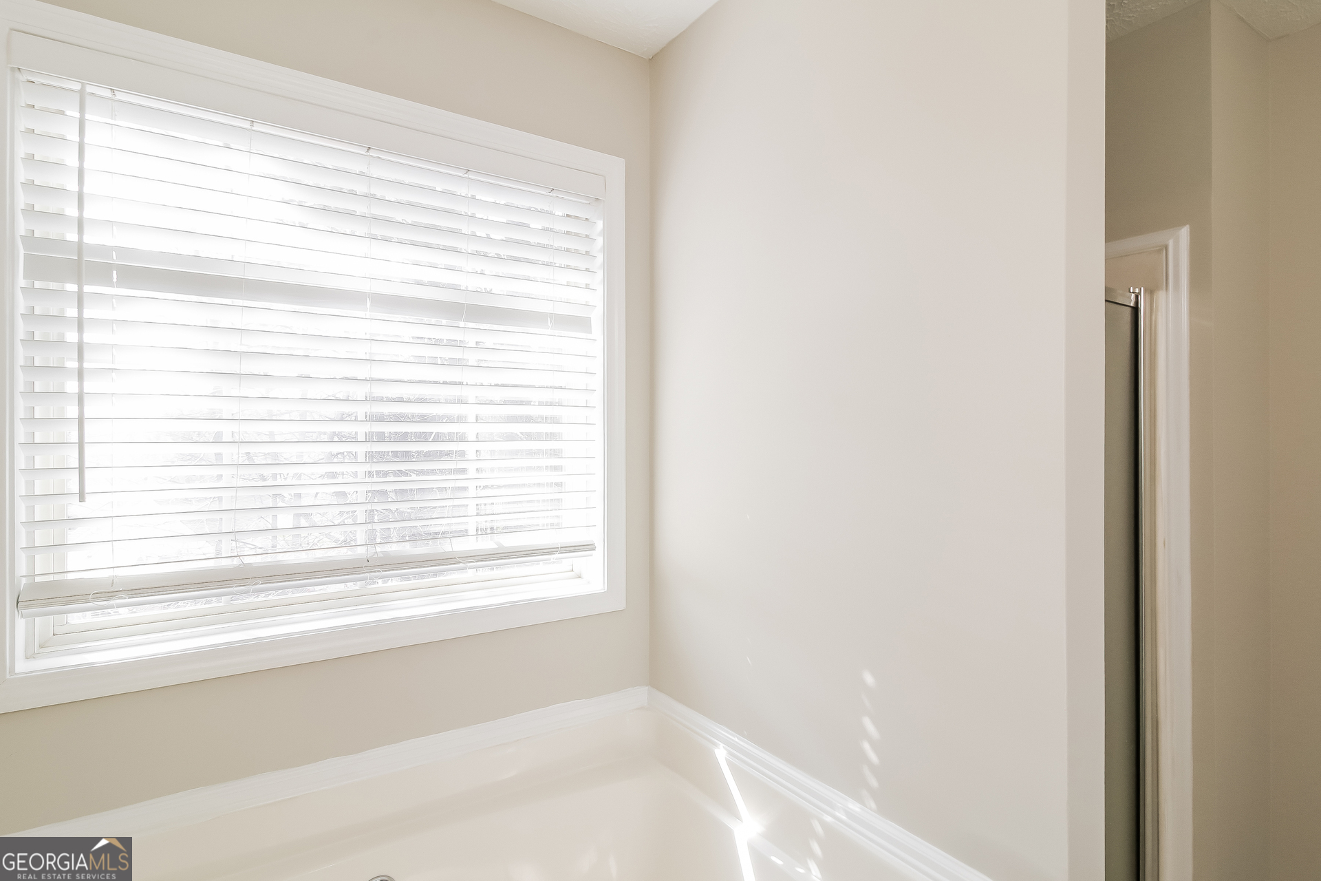 80 E Lawn Drive Property Photo 12