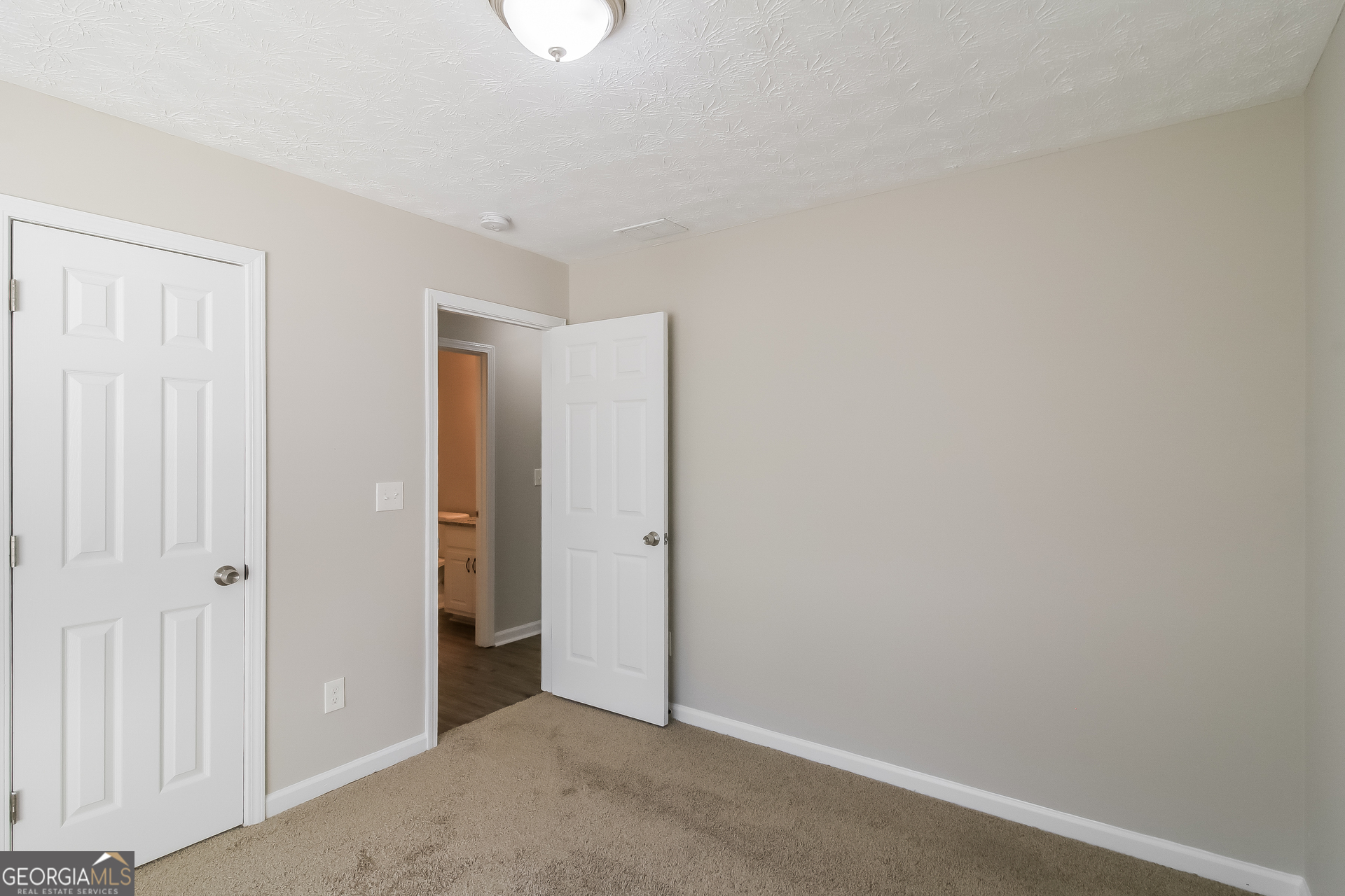 80 E Lawn Drive Property Photo 17