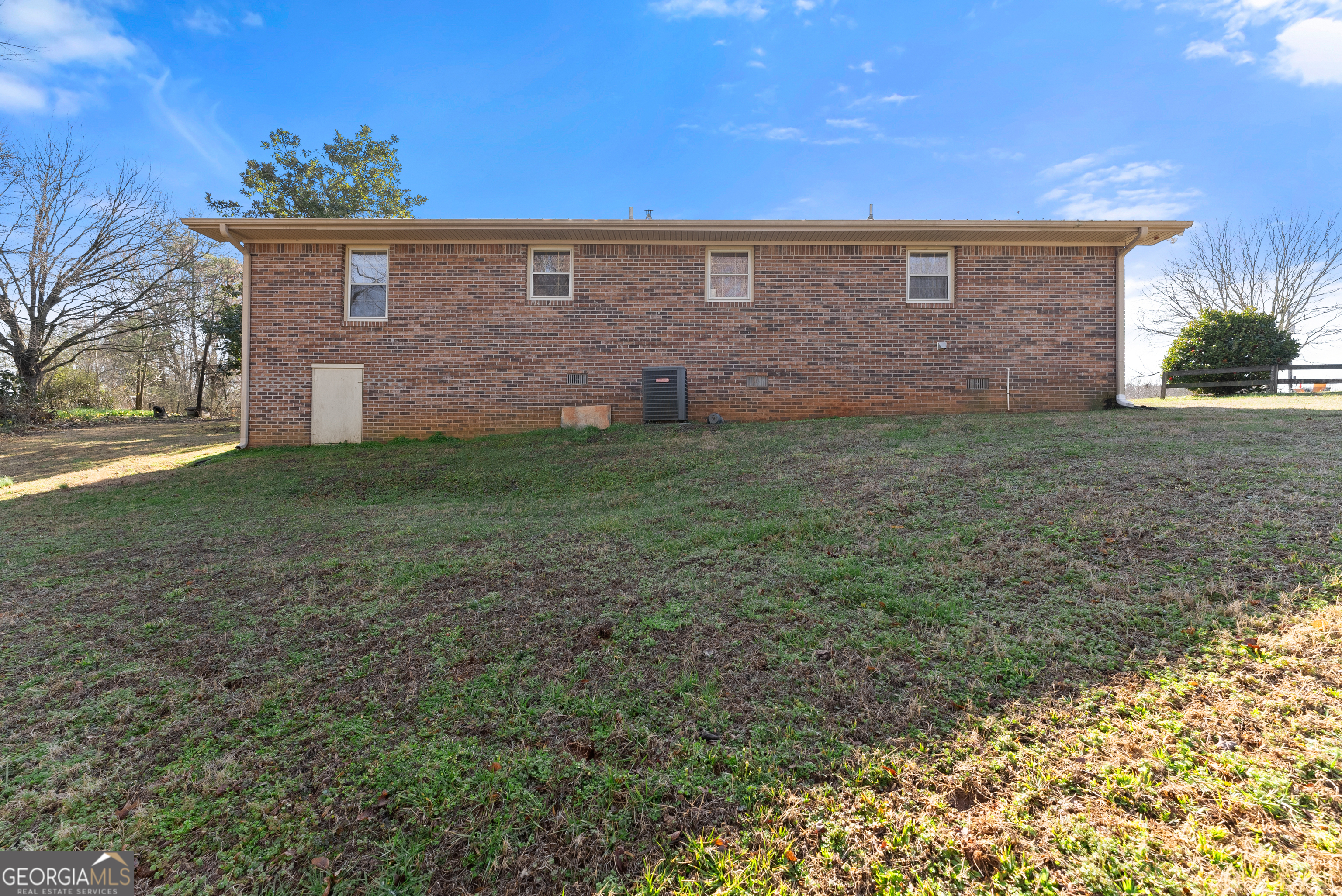 431 Clover Leaf Road Property Photo 2