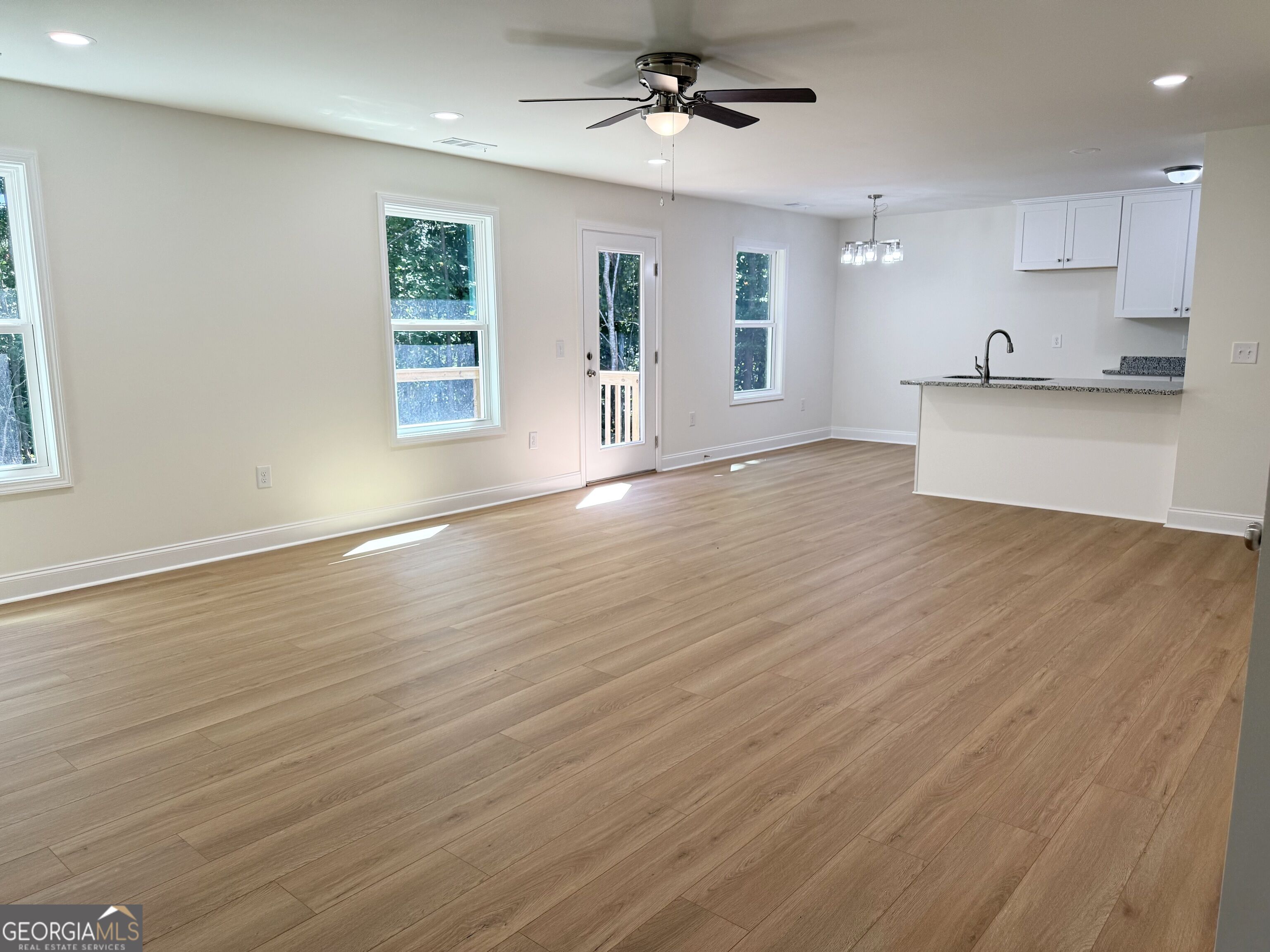 569 Day Star Lane Property Photo 5