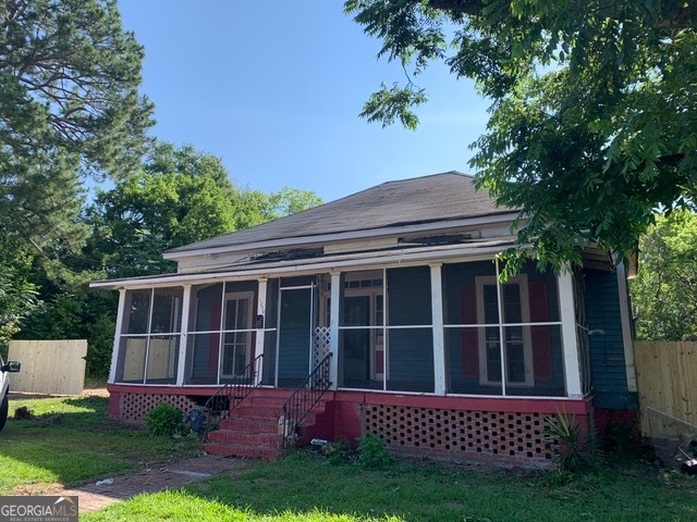 1290 Pio Nono Avenue Property Photo 1