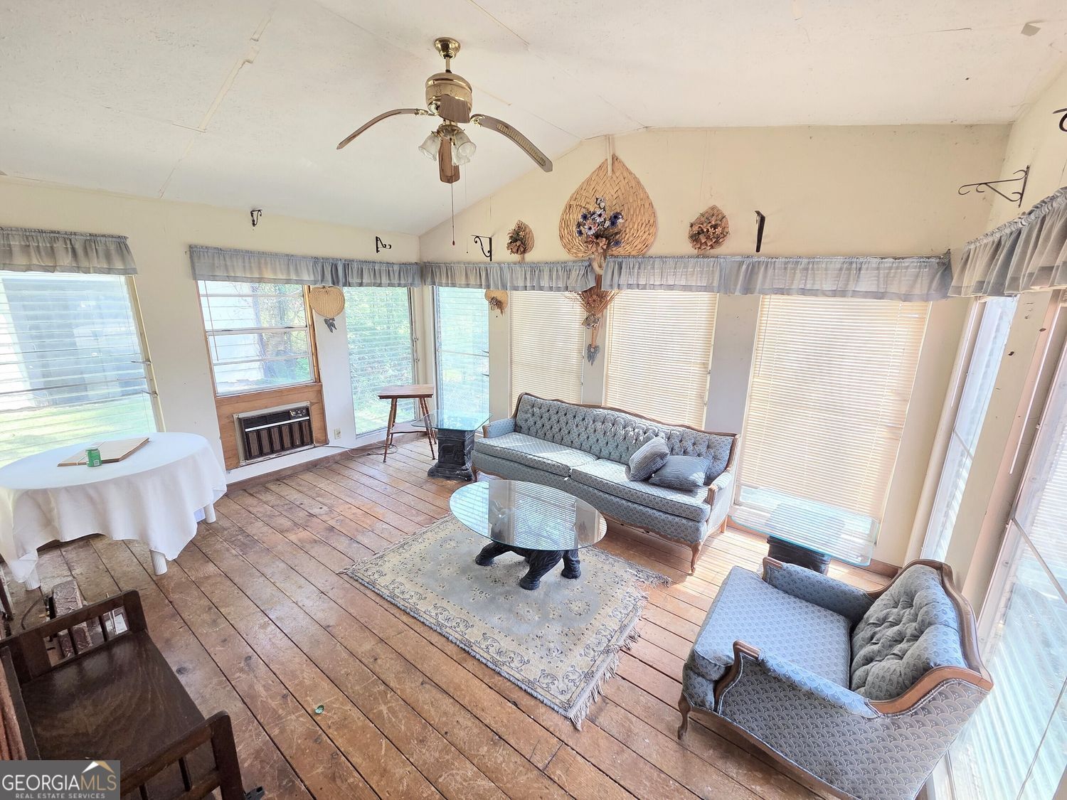 375 Arch Street Property Photo 16