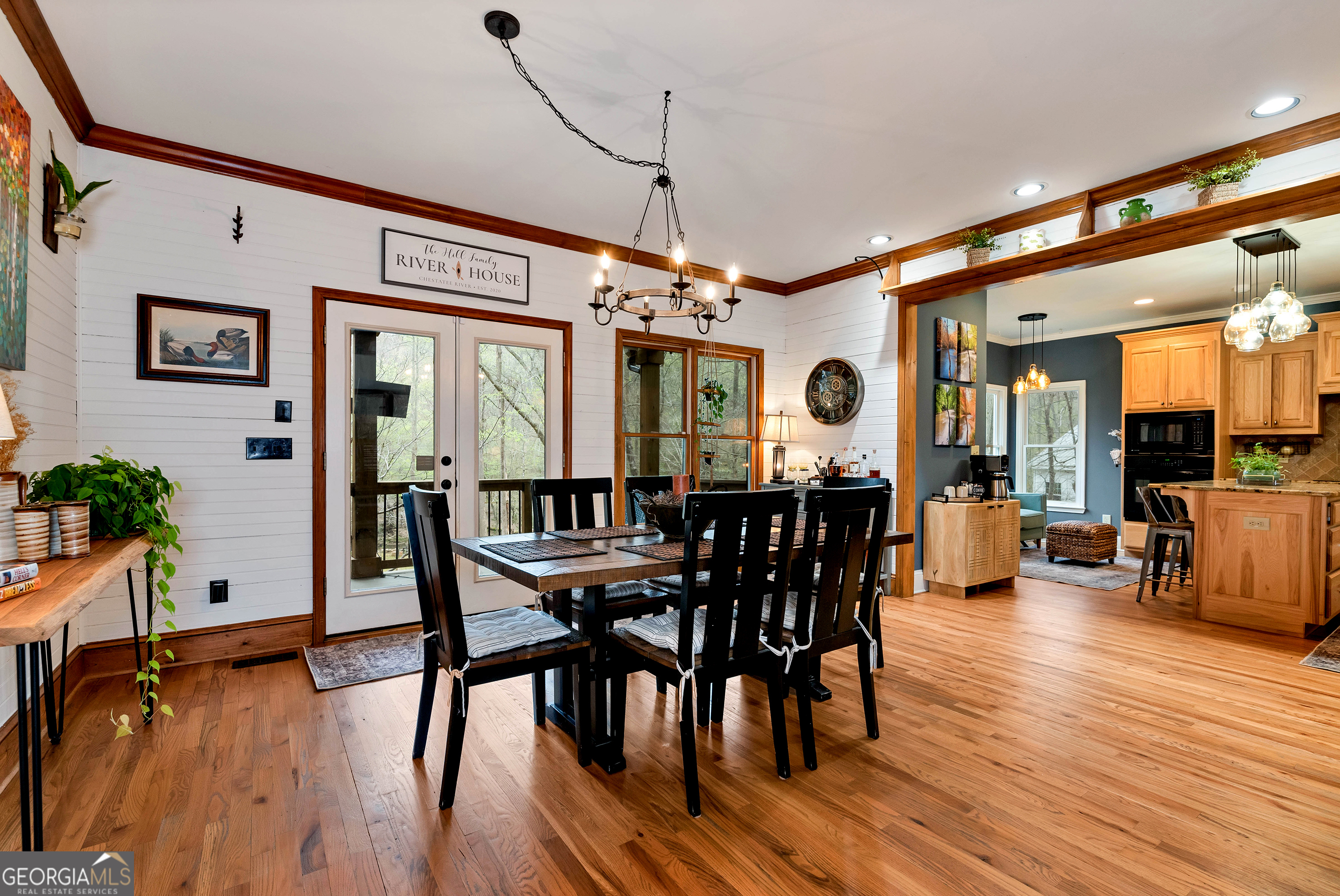 1060 Golden Avenue Property Photo 11