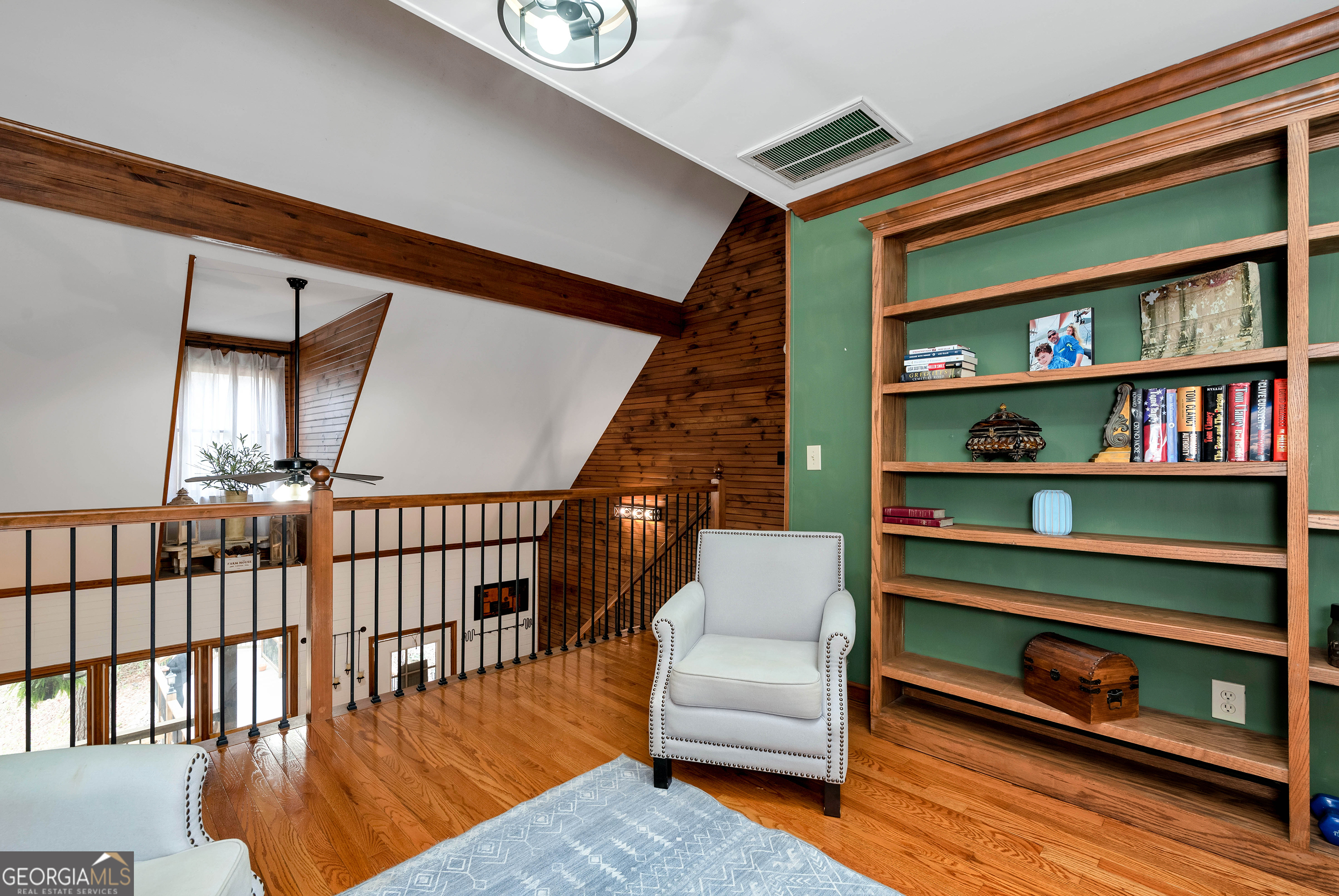 1060 Golden Avenue Property Photo 32