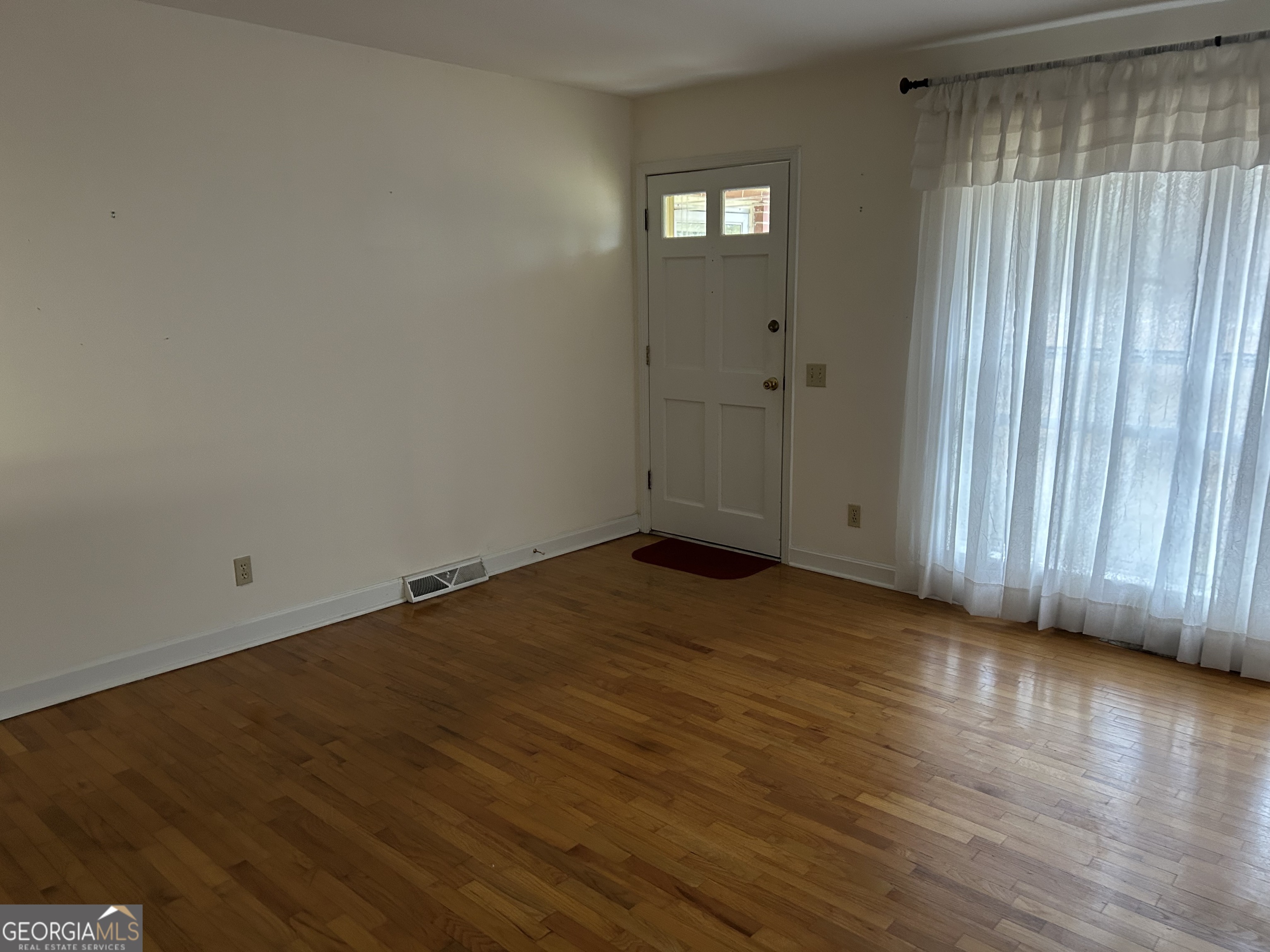 801 Cloverhurst Drive Property Photo 3