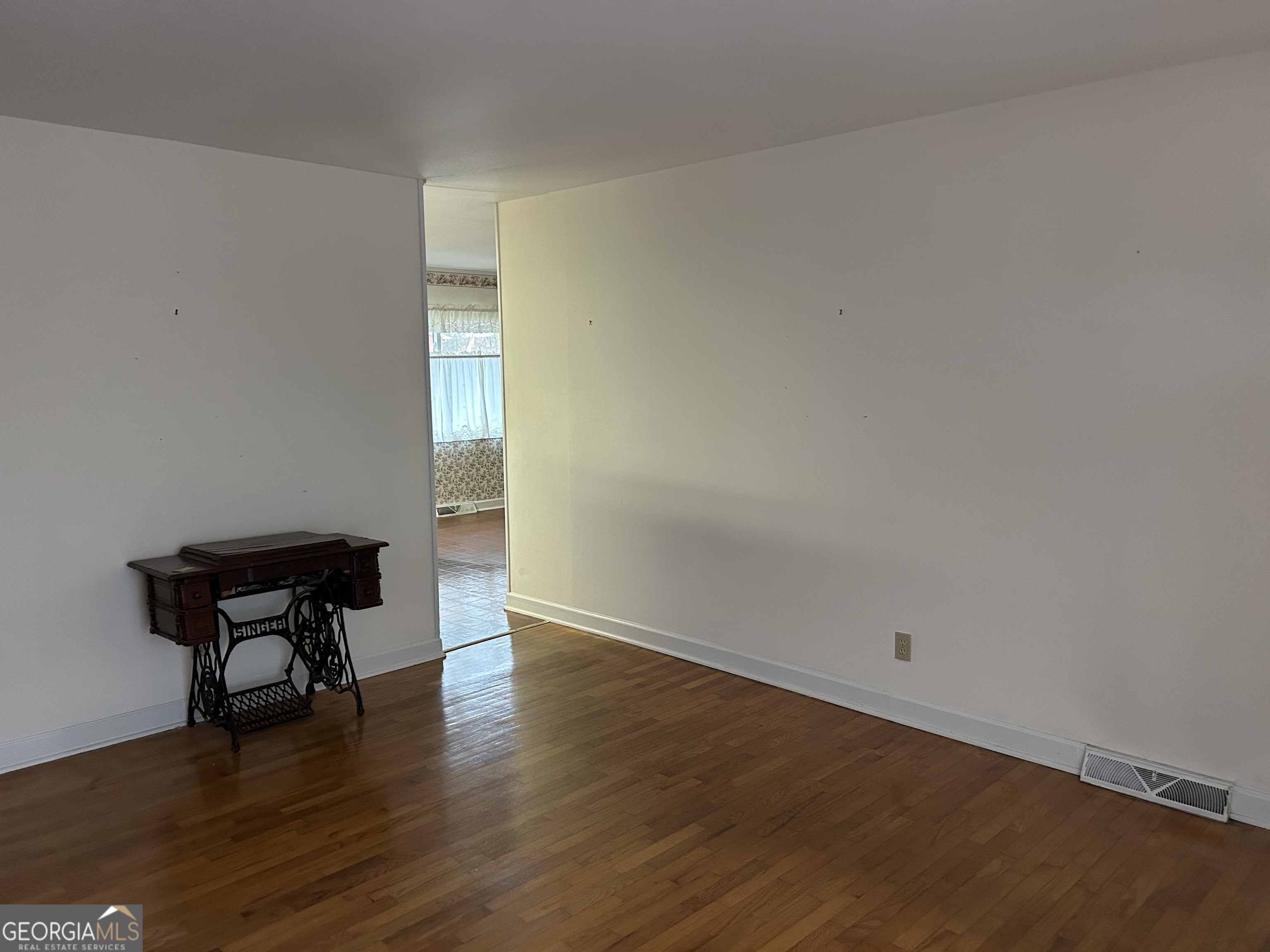 801 Cloverhurst Drive Property Photo 5