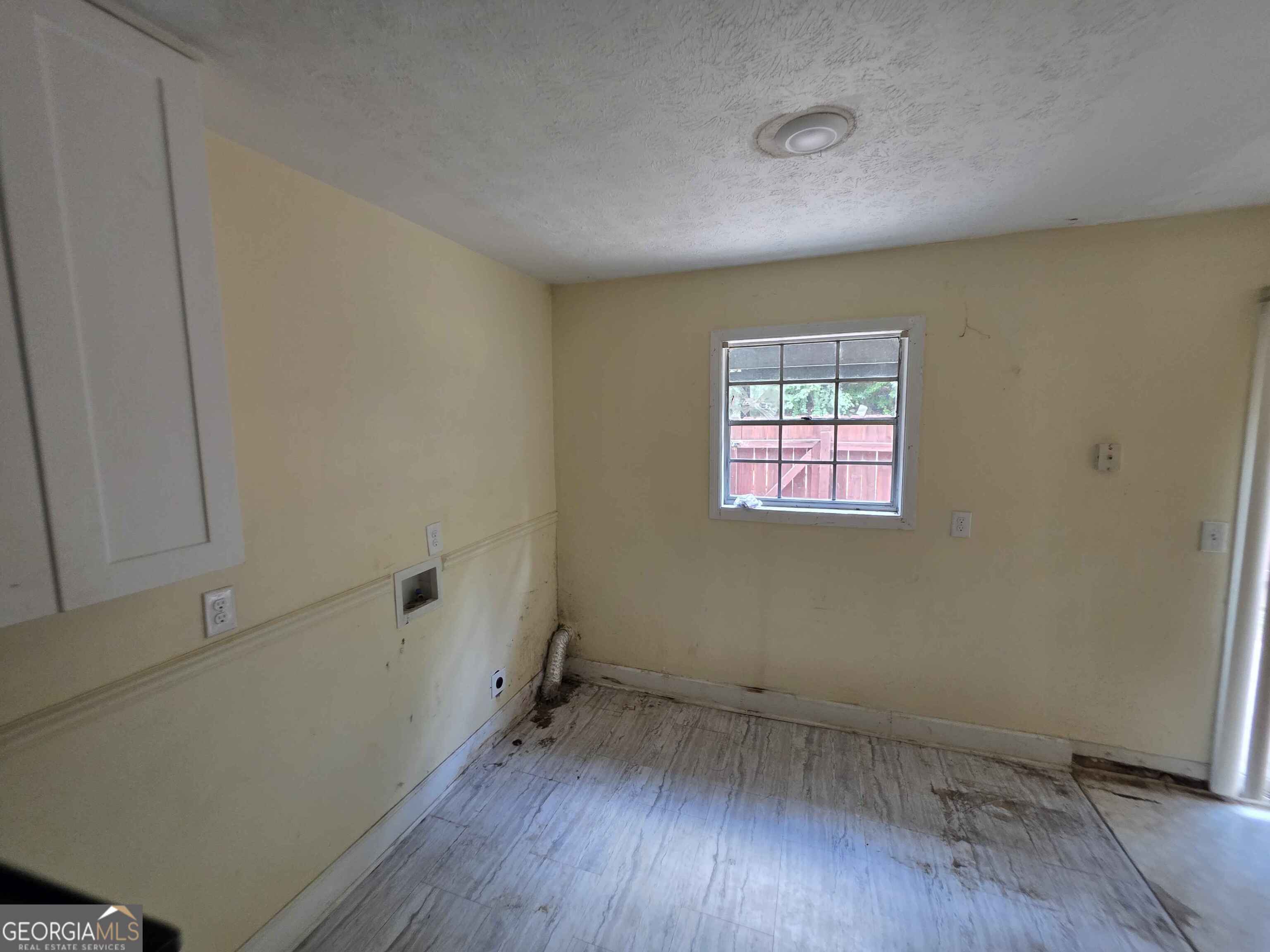 1939 Whitehall Forest Court Se Property Photo 3