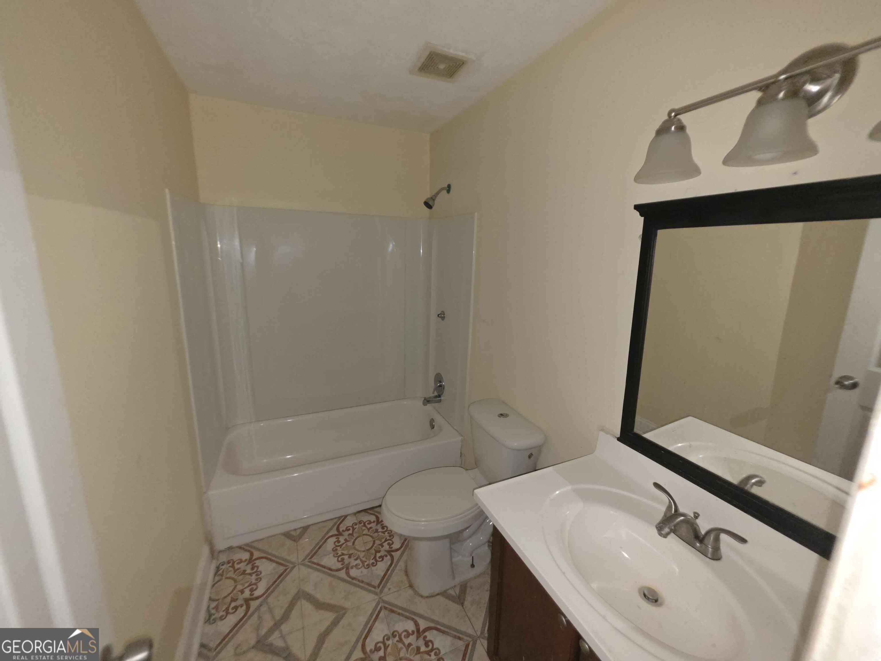 1939 Whitehall Forest Court Se Property Photo 9