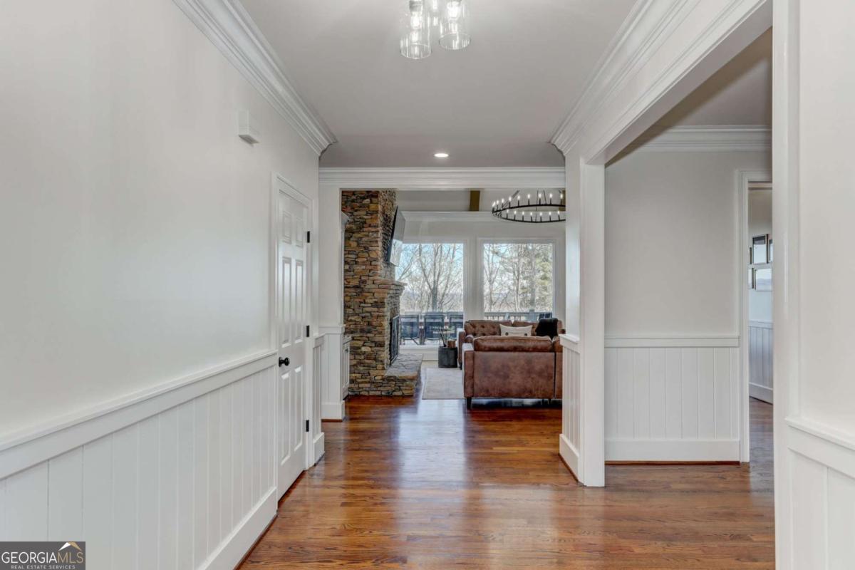 1492 Mcelroy Mountain Drive Property Photo 4