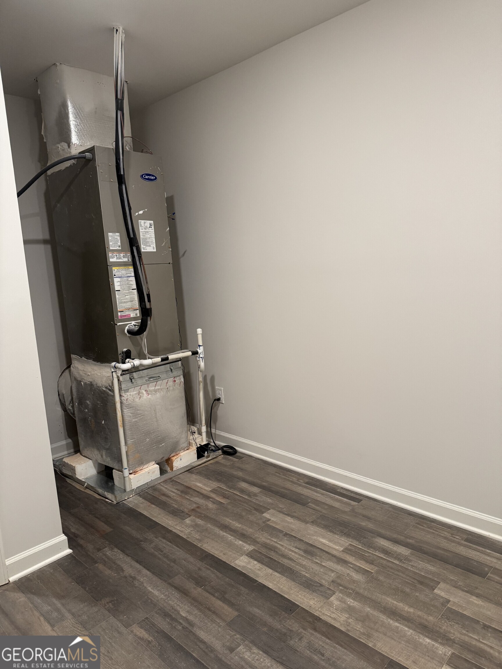 506 Pine Meadows Court Property Photo 8