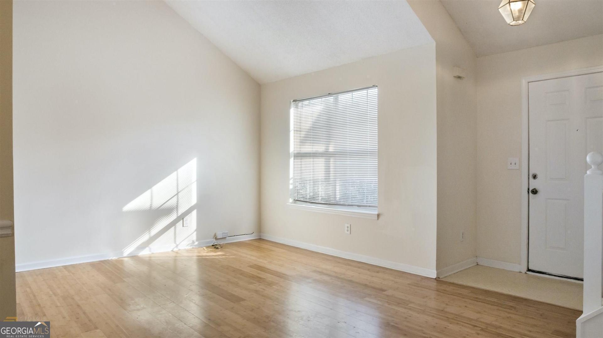 872 Asbury Trail Property Photo 4