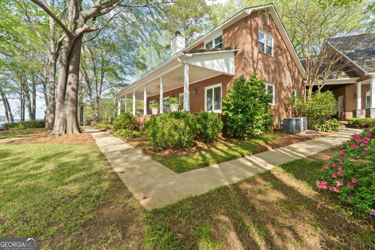 390 Nw David Williams Road Property Photo 4
