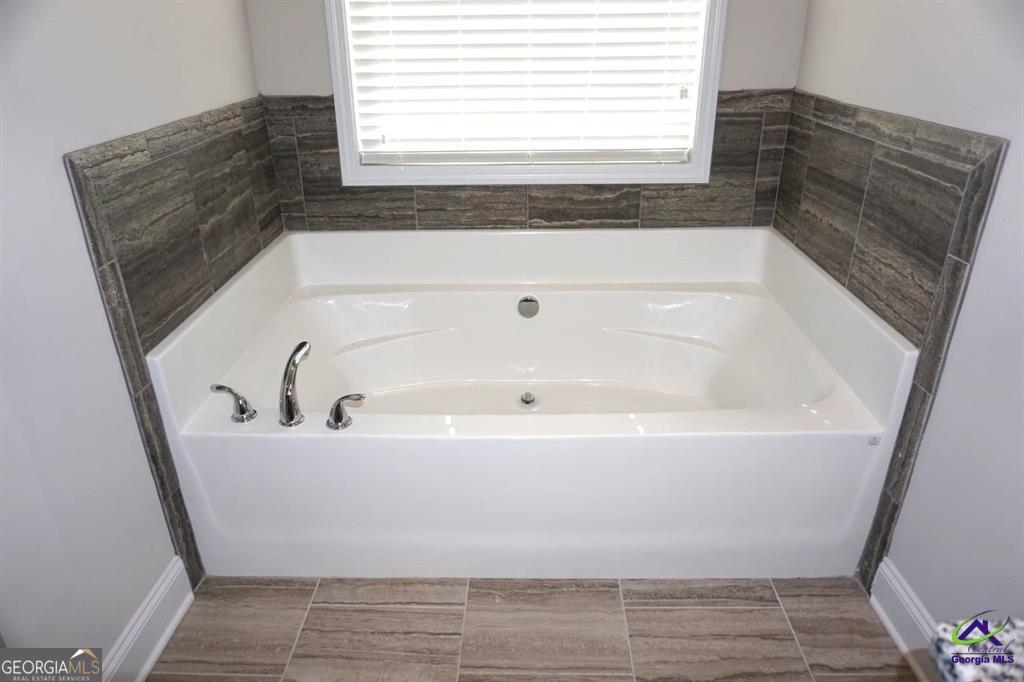 121 Bluecoat Trail Property Photo 13