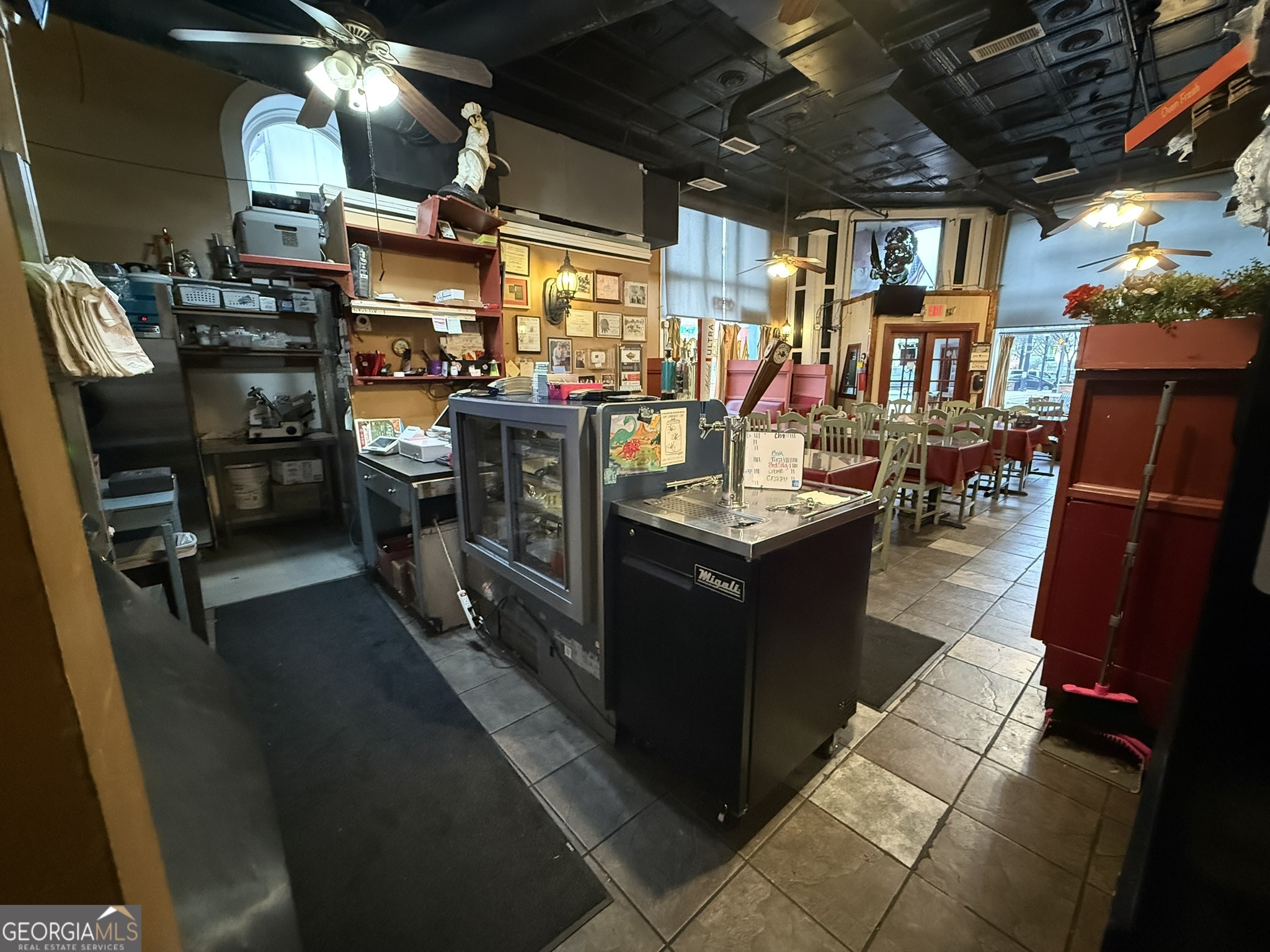 102 N Hill Street Property Photo 15