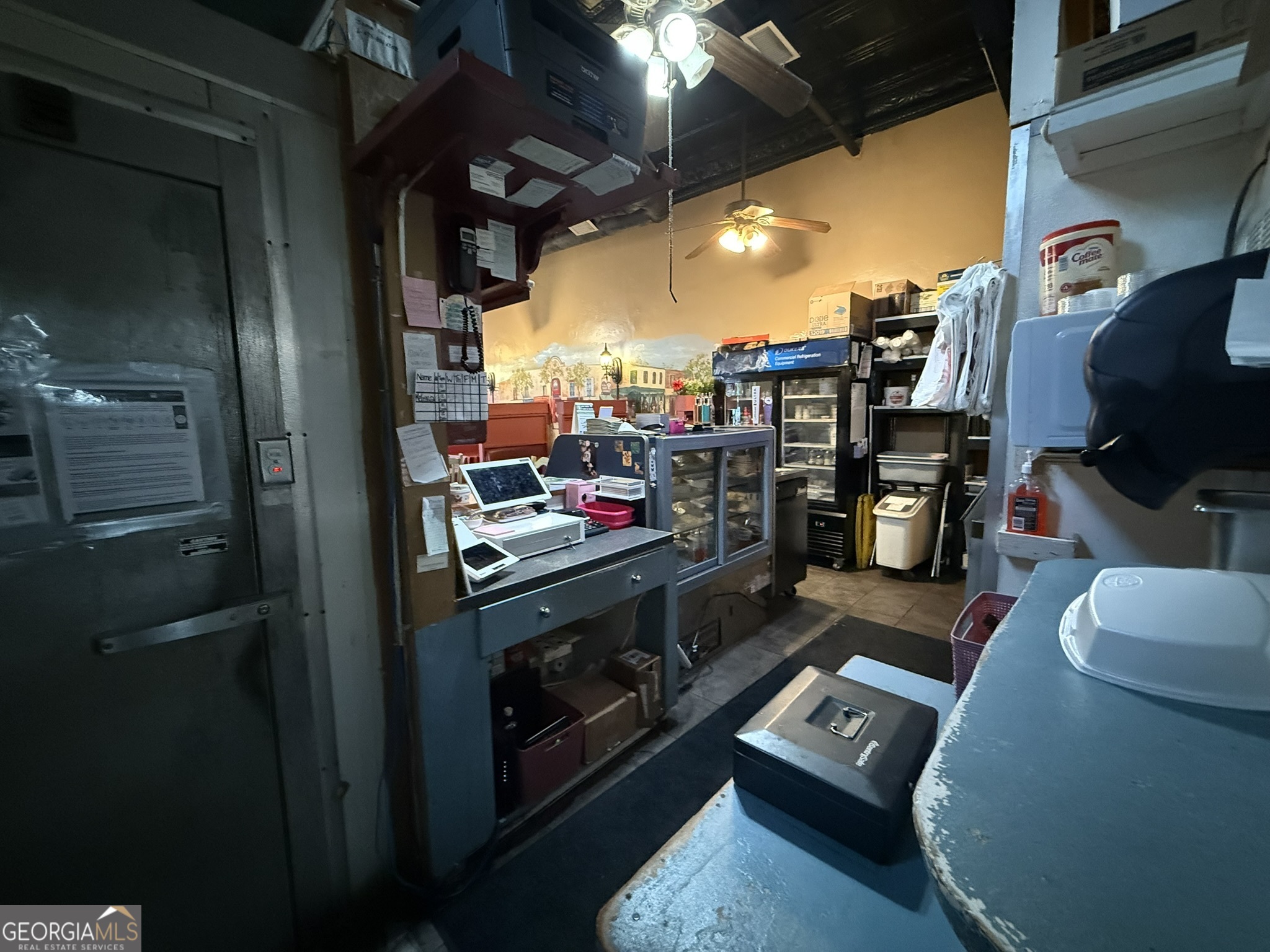 102 N Hill Street Property Photo 19
