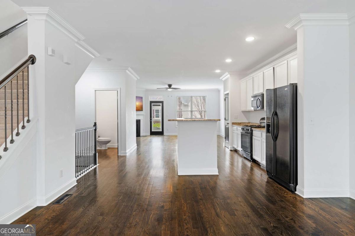 7054 Elmwood Ridge Court Property Photo 8