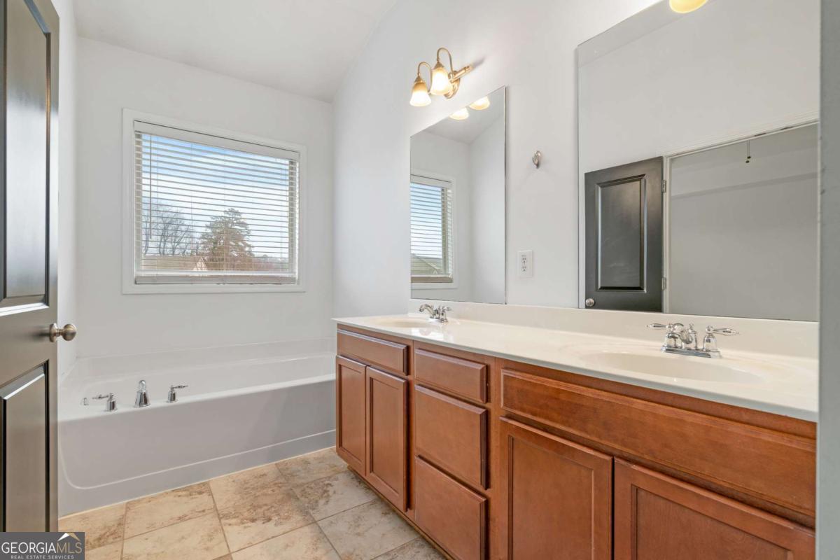 7054 Elmwood Ridge Court Property Photo 26