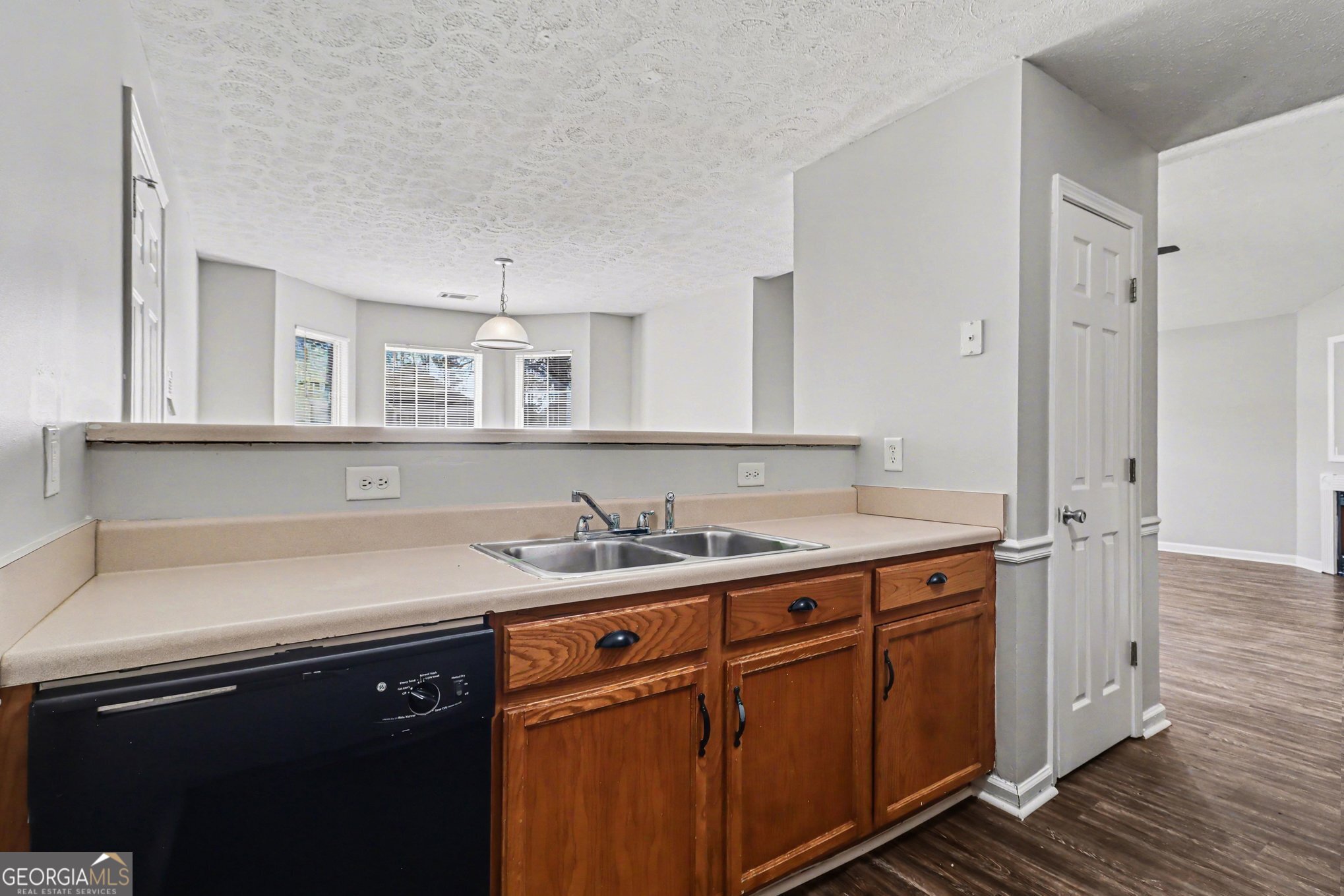 6279 Avery Street Sw Property Photo 8