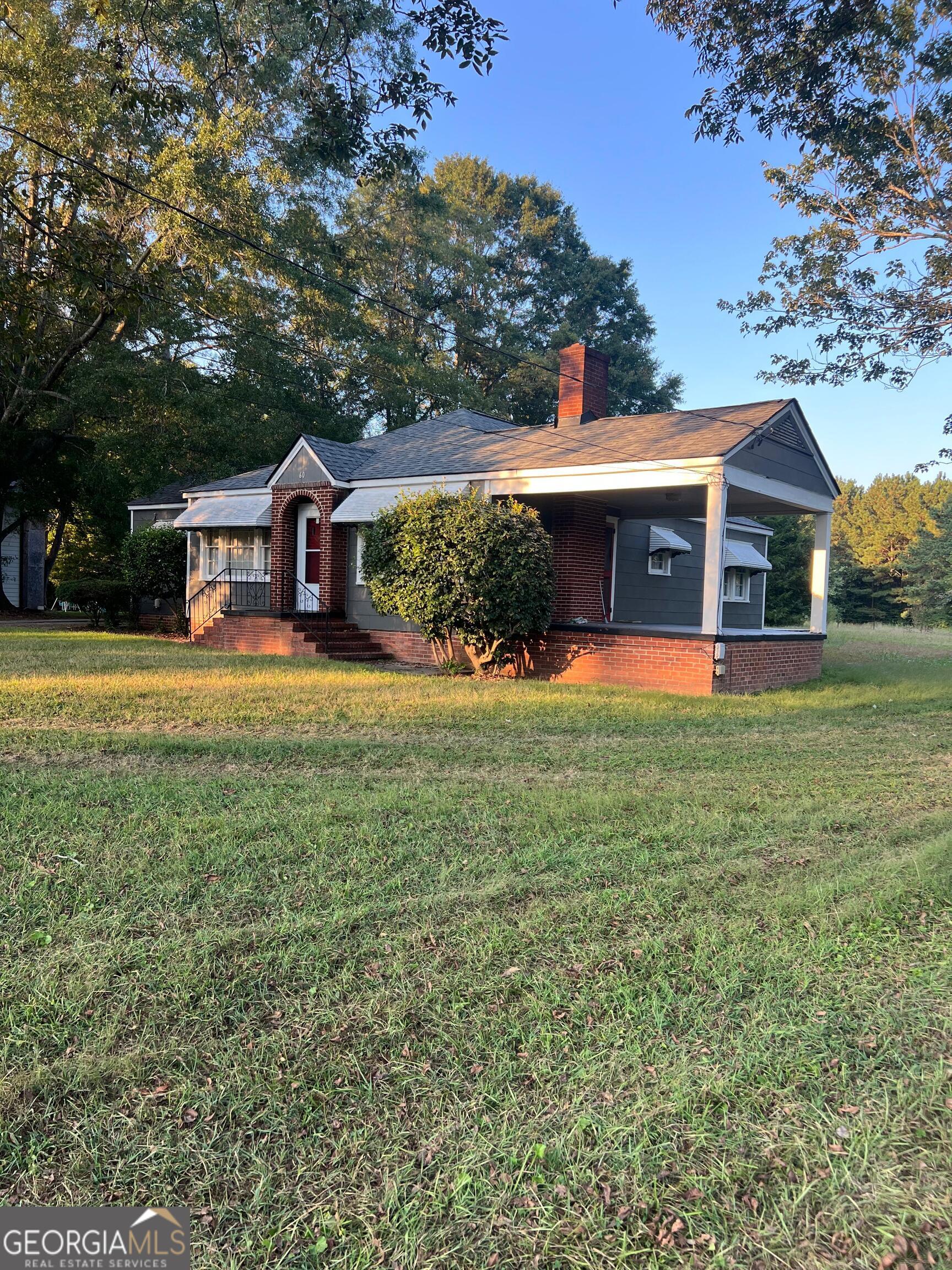 60 N East Main Street N Property Photo 1