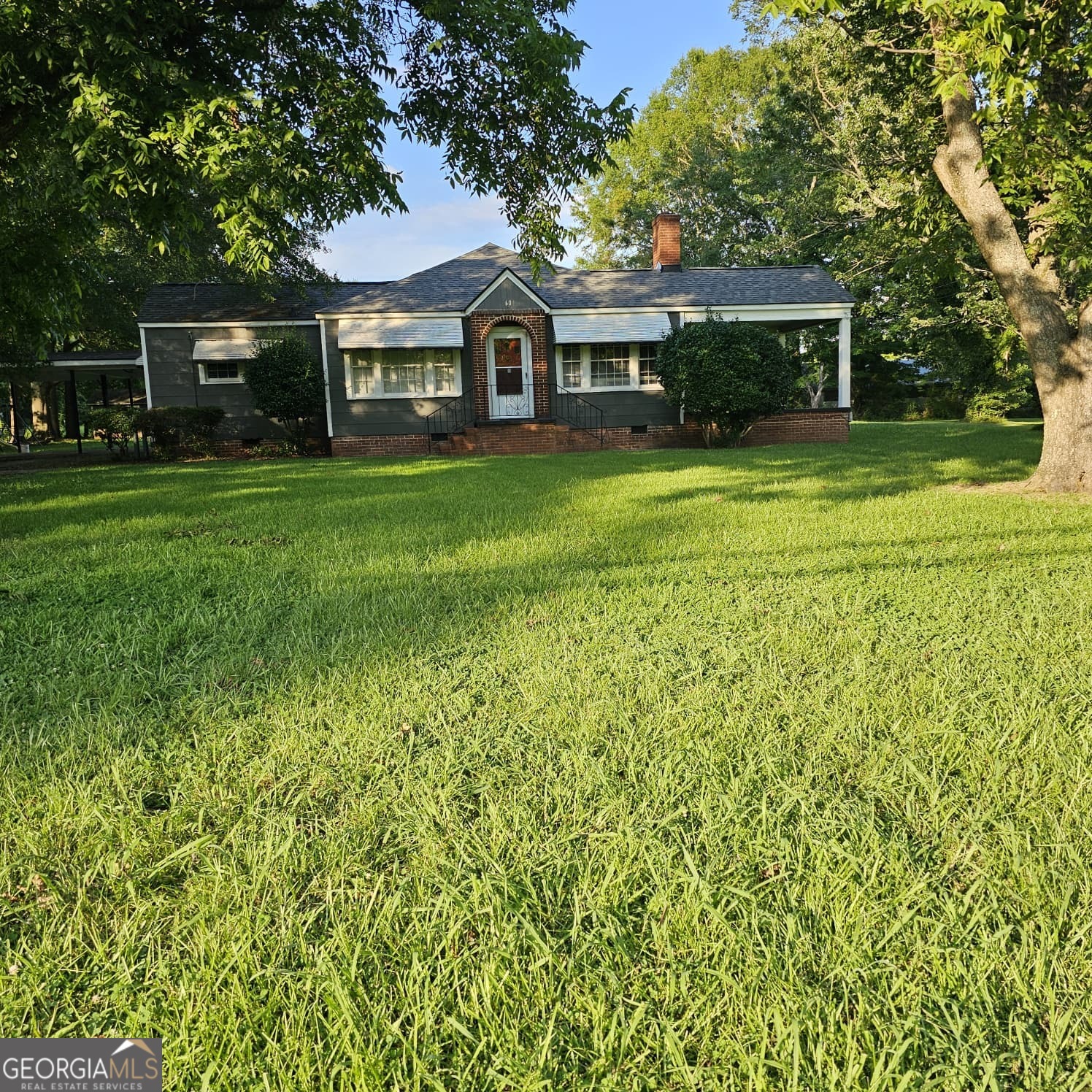 60 N East Main Street N Property Photo 2