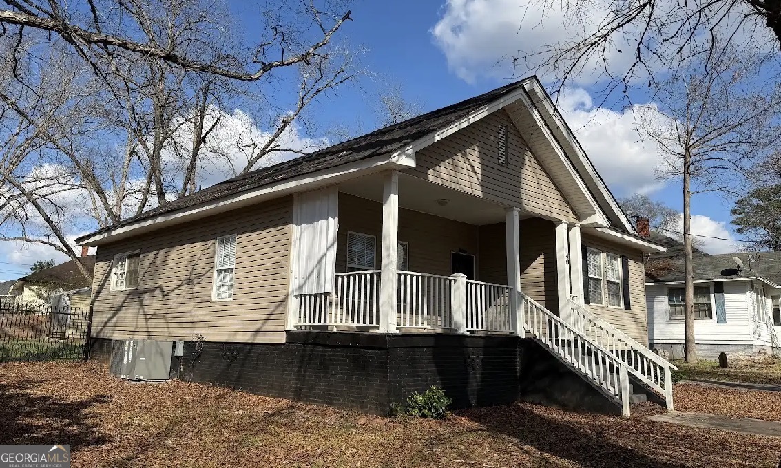 40 Edgewood Avenue Property Photo 2