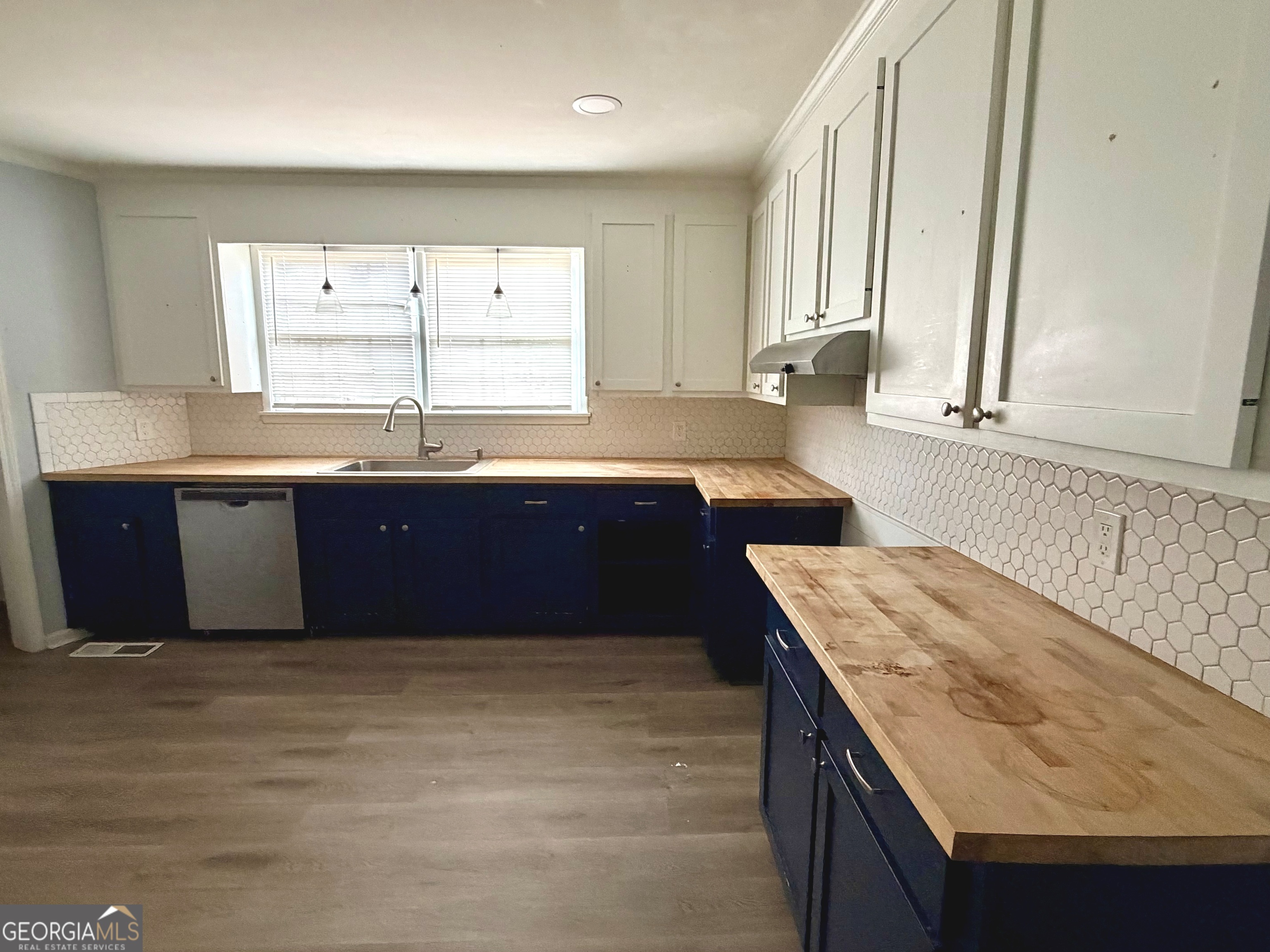 40 Edgewood Avenue Property Photo 12