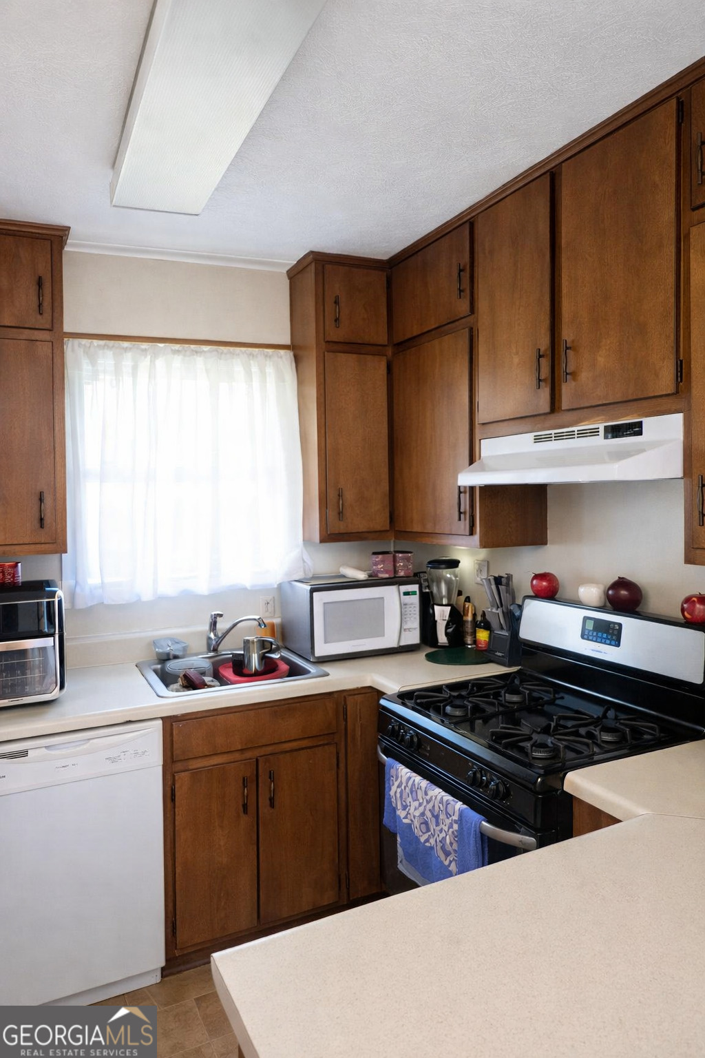 5936 N Castlegate Drive Property Photo 7