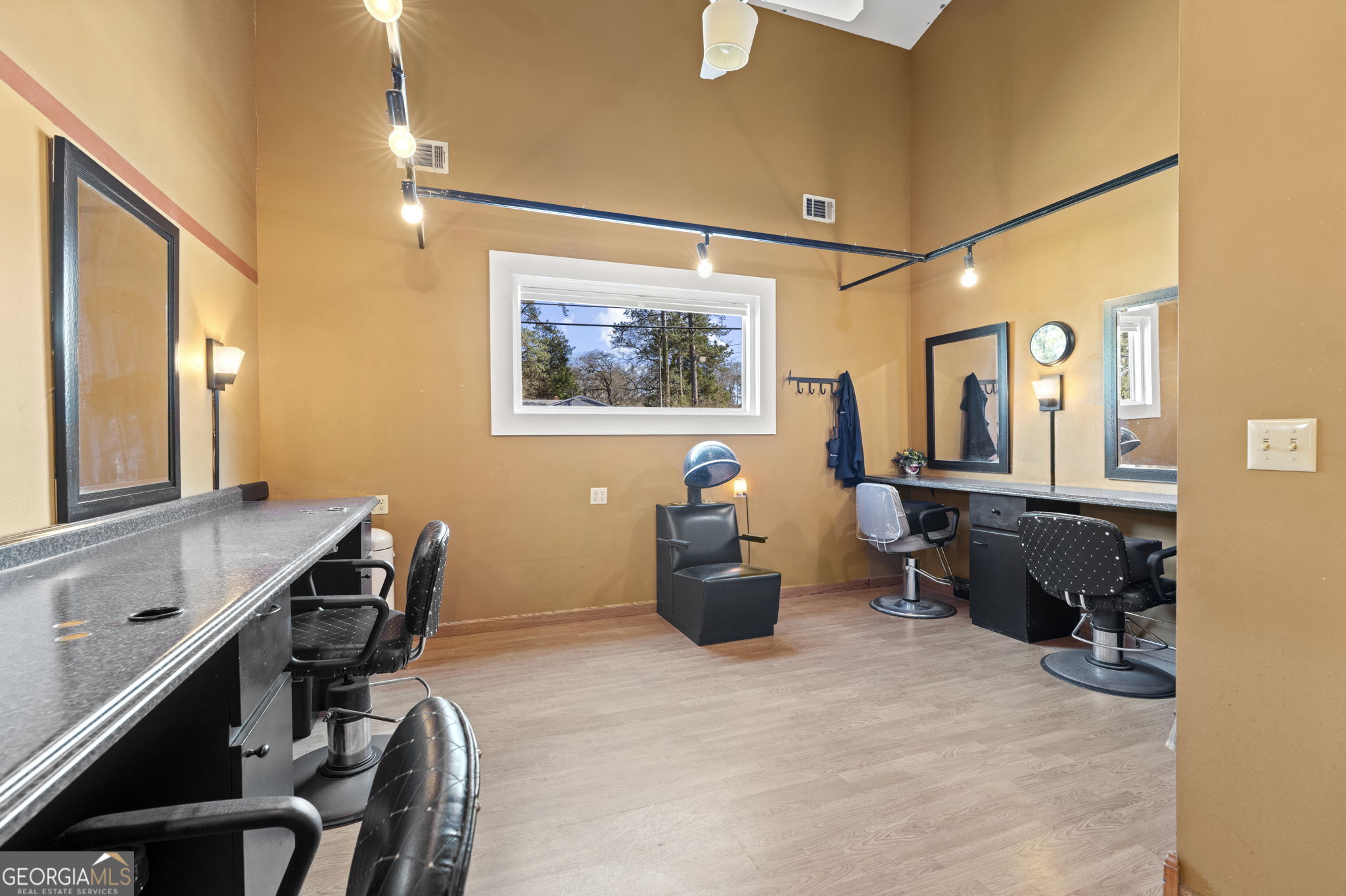 420 Corder Road Property Photo 16