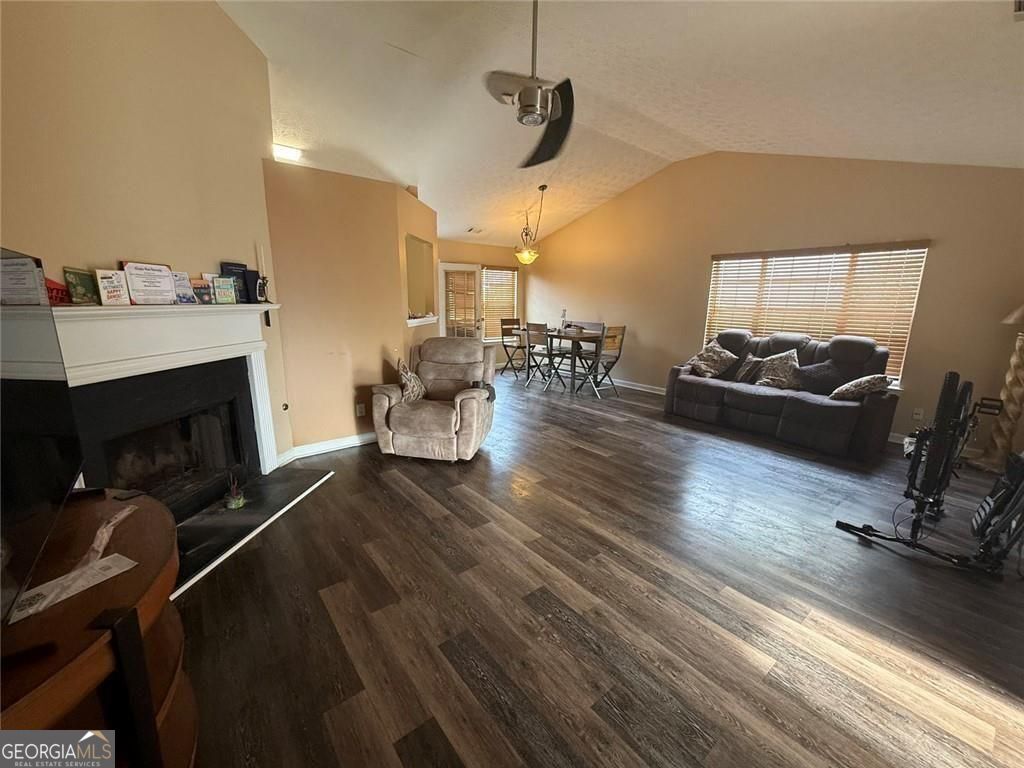 10600 Pine Forest Lane Property Photo 2