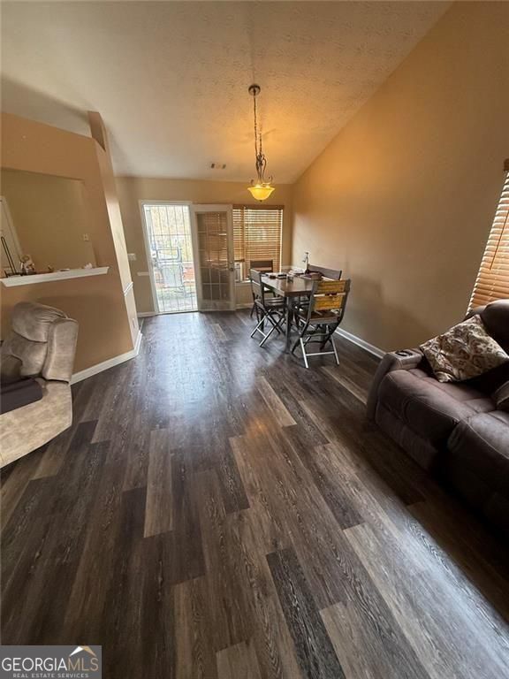 10600 Pine Forest Lane Property Photo 5