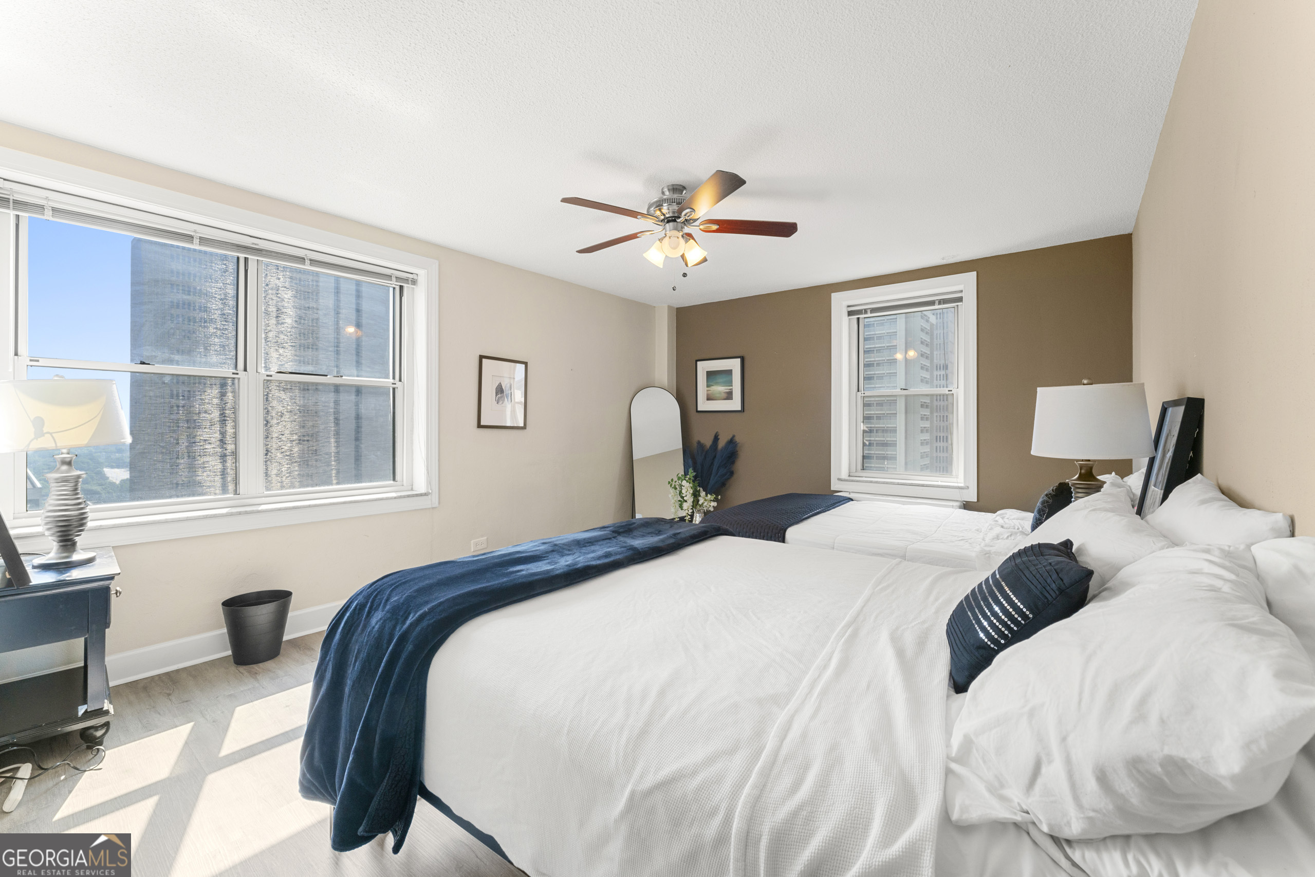 300 W Peachtree St 17 J Property Photo 1