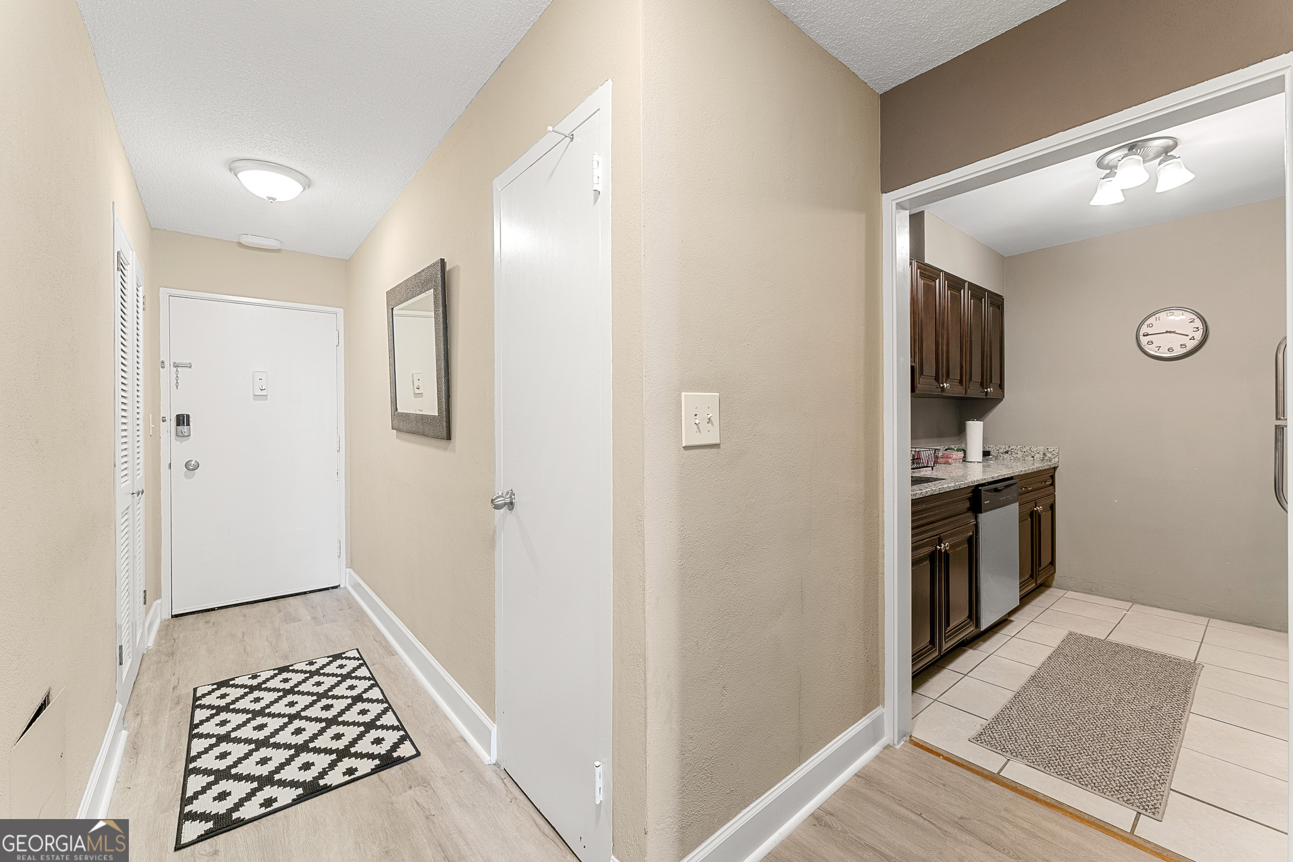300 W Peachtree St 17 J Property Photo 2