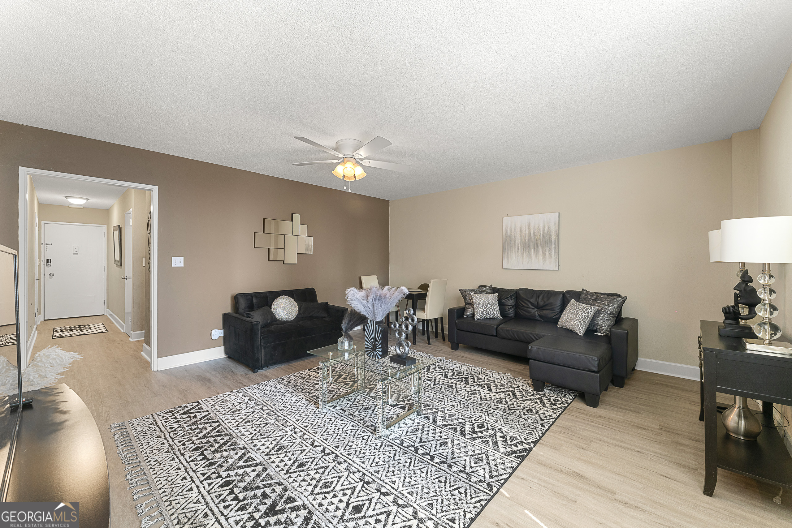 300 W Peachtree St 17 J Property Photo 4