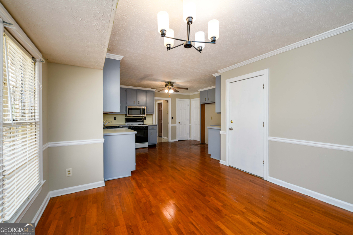 6420 Phillips Place Property Photo 16