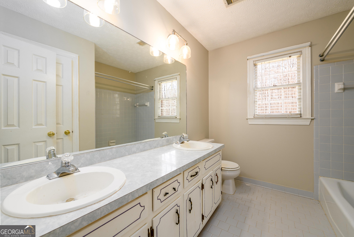 6420 Phillips Place Property Photo 32