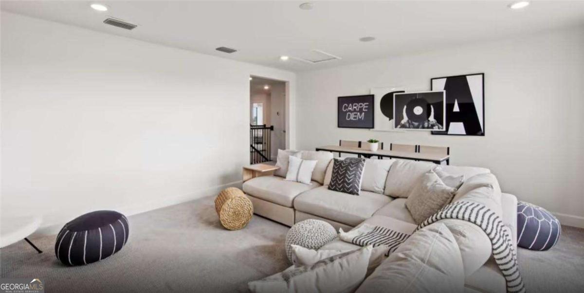 260 Nesta Grove Drive Property Photo 11