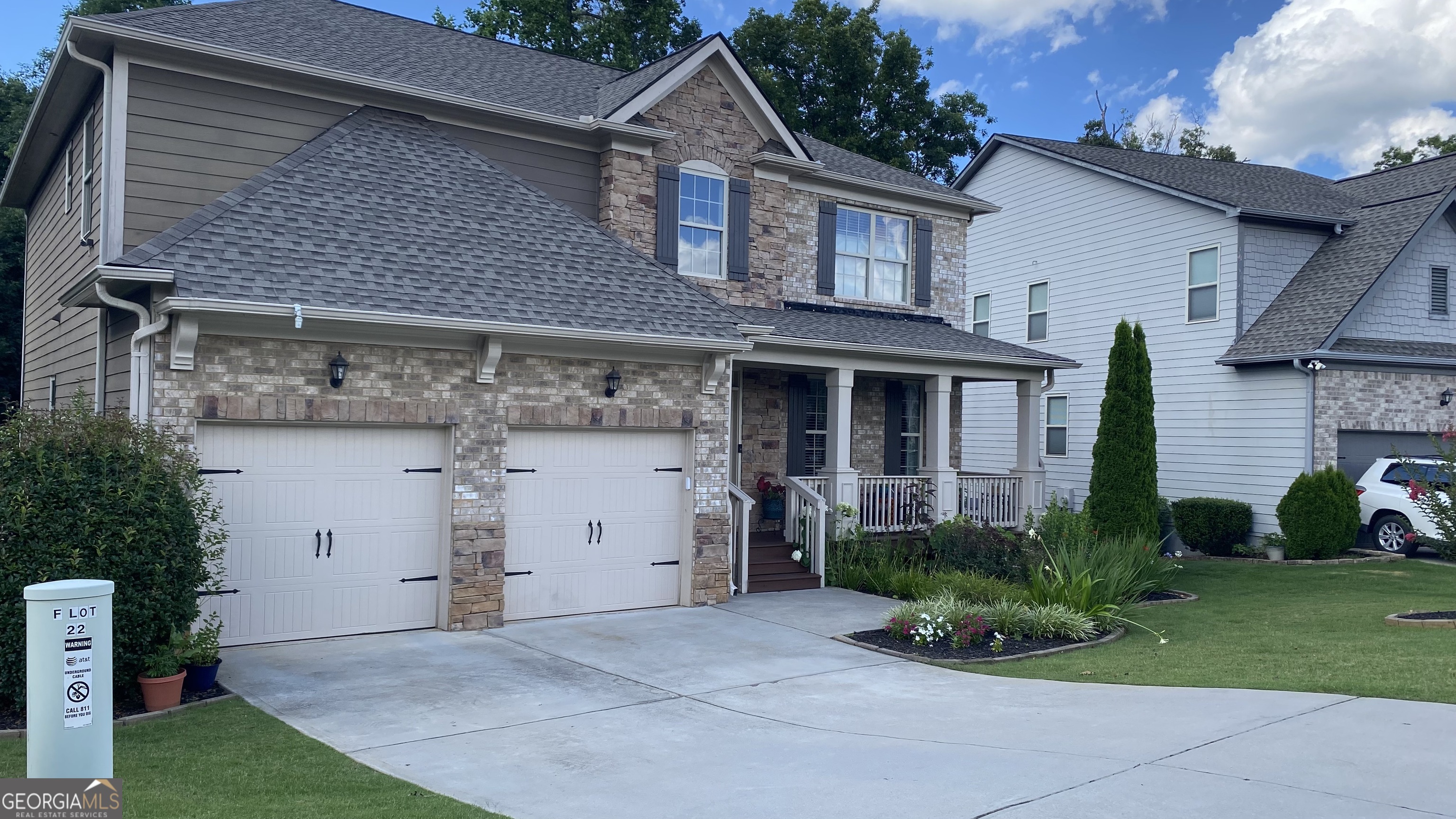 1320 Newbridge Circle Property Photo 4
