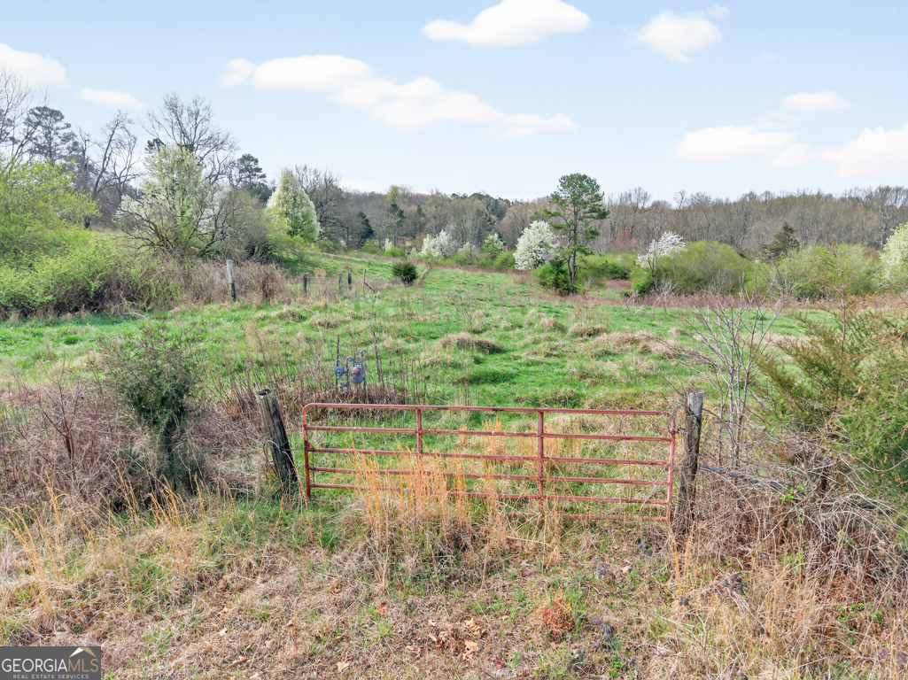 5525 Lula Road Property Photo 3