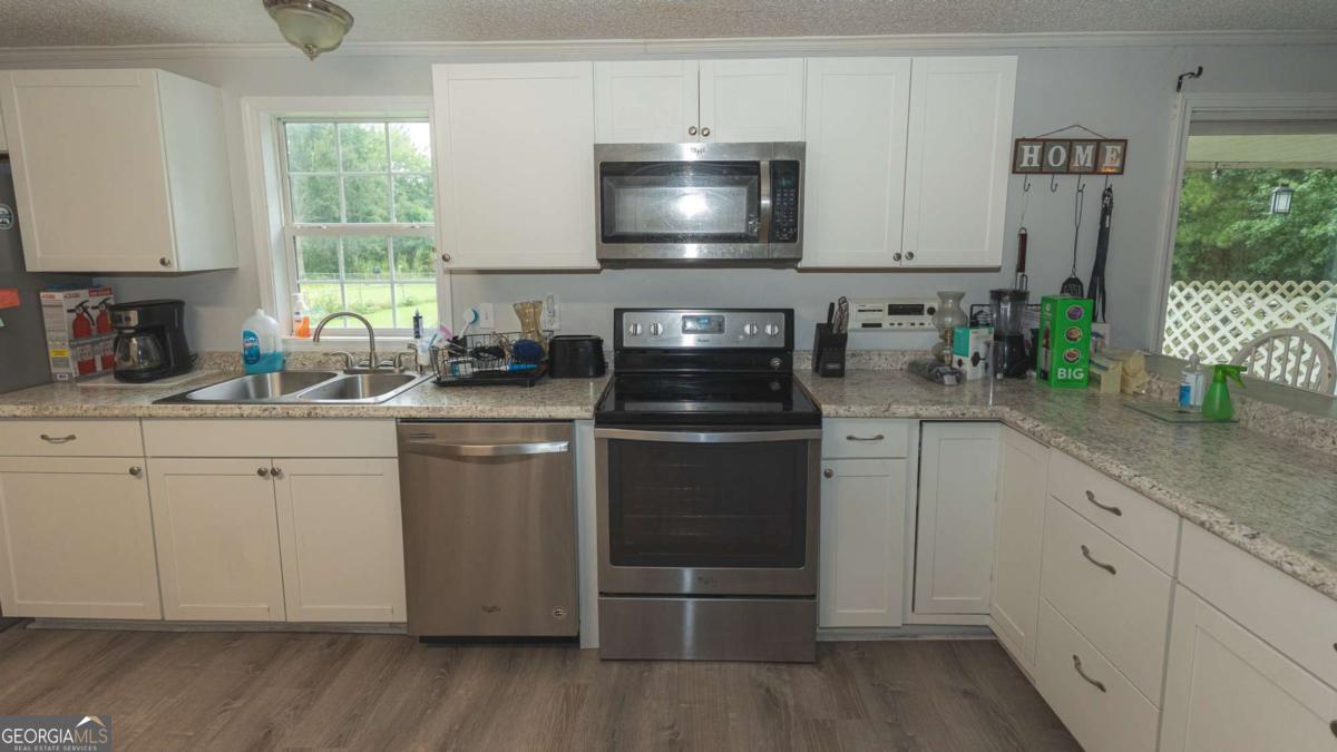 1170 River Woods Drive Property Photo 4