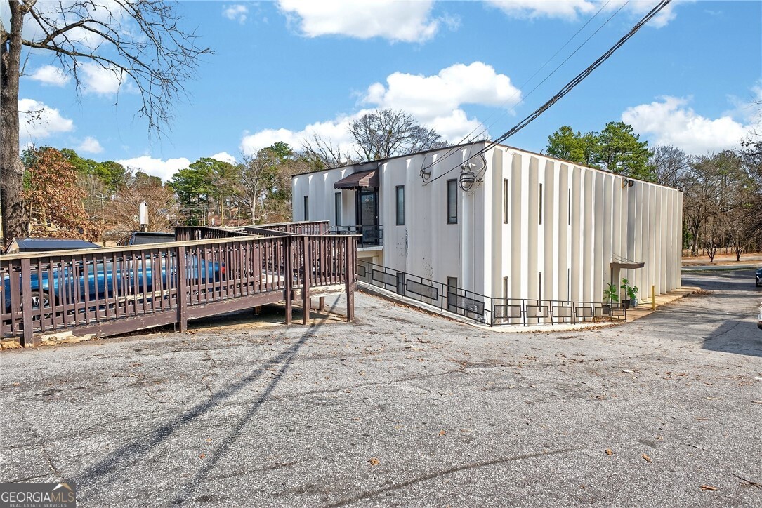 2692 Harris Street Property Photo 4