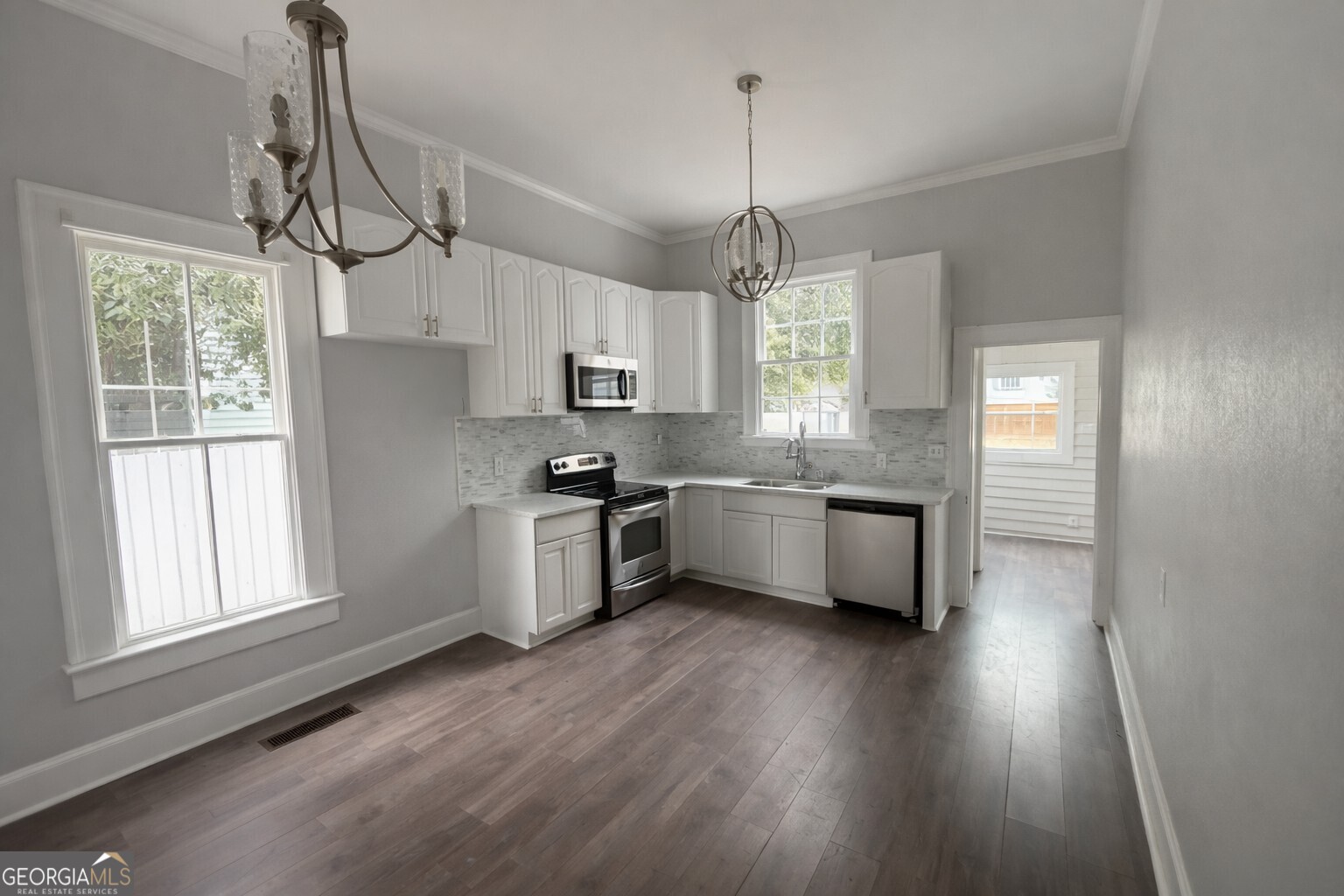 127 Rogers Avenue Property Photo 9