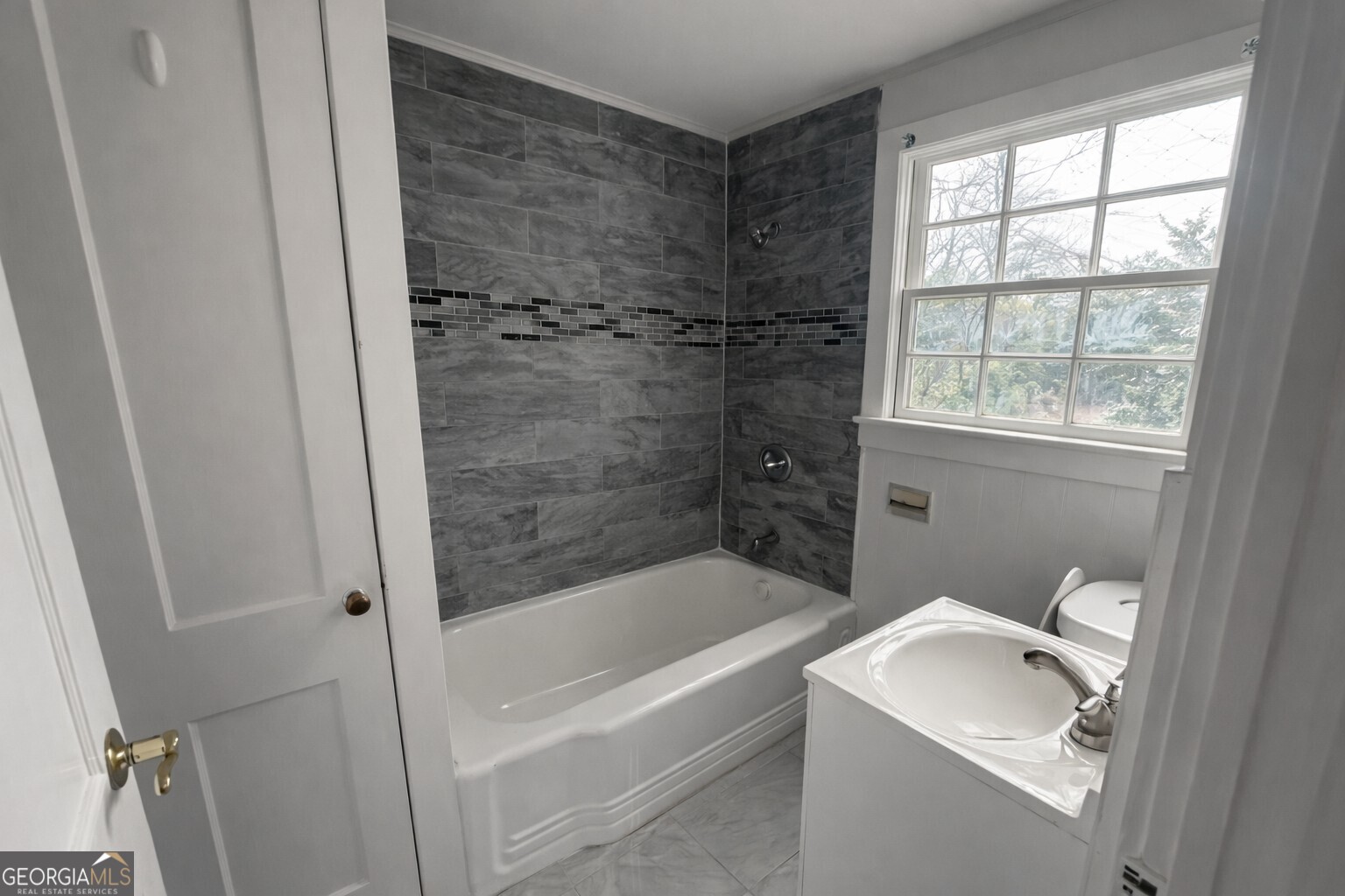 127 Rogers Avenue Property Photo 34