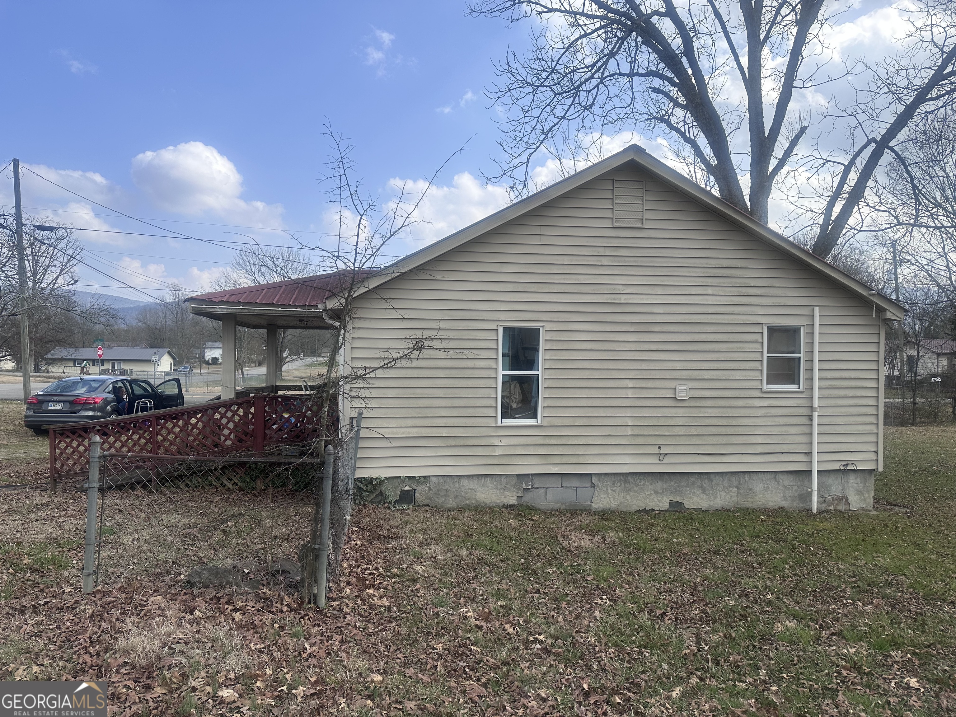 132 Edgewood Street Property Photo 4